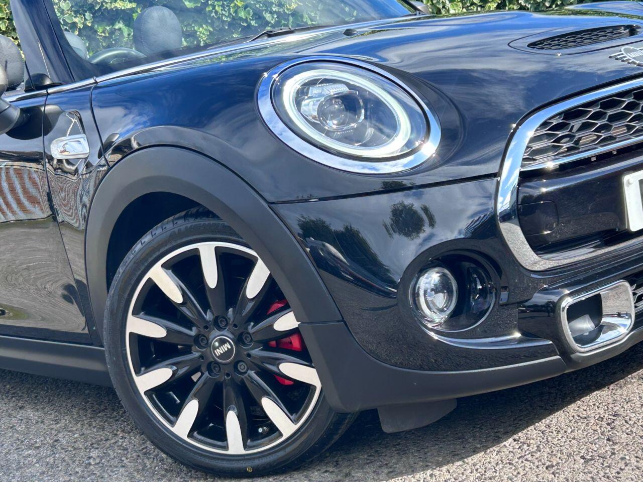 MINI Convertible - Image 20