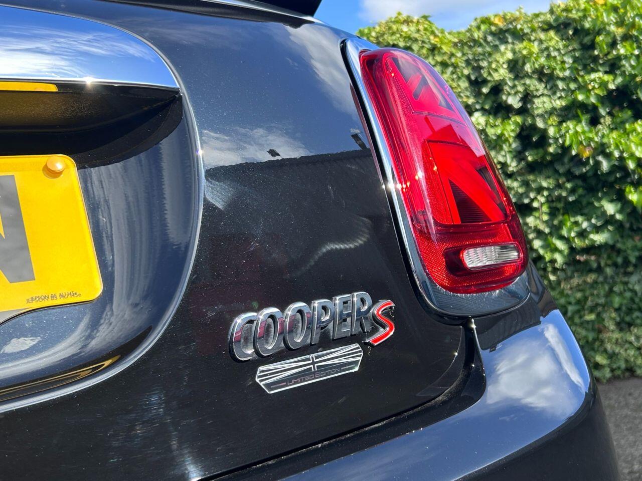 MINI Convertible - Image 20
