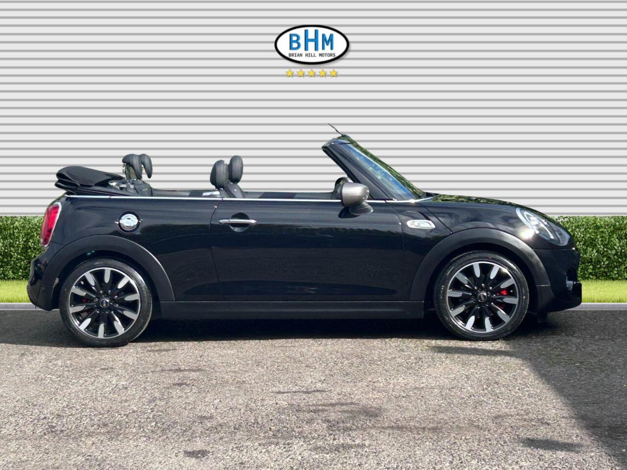 MINI Convertible - Image 2