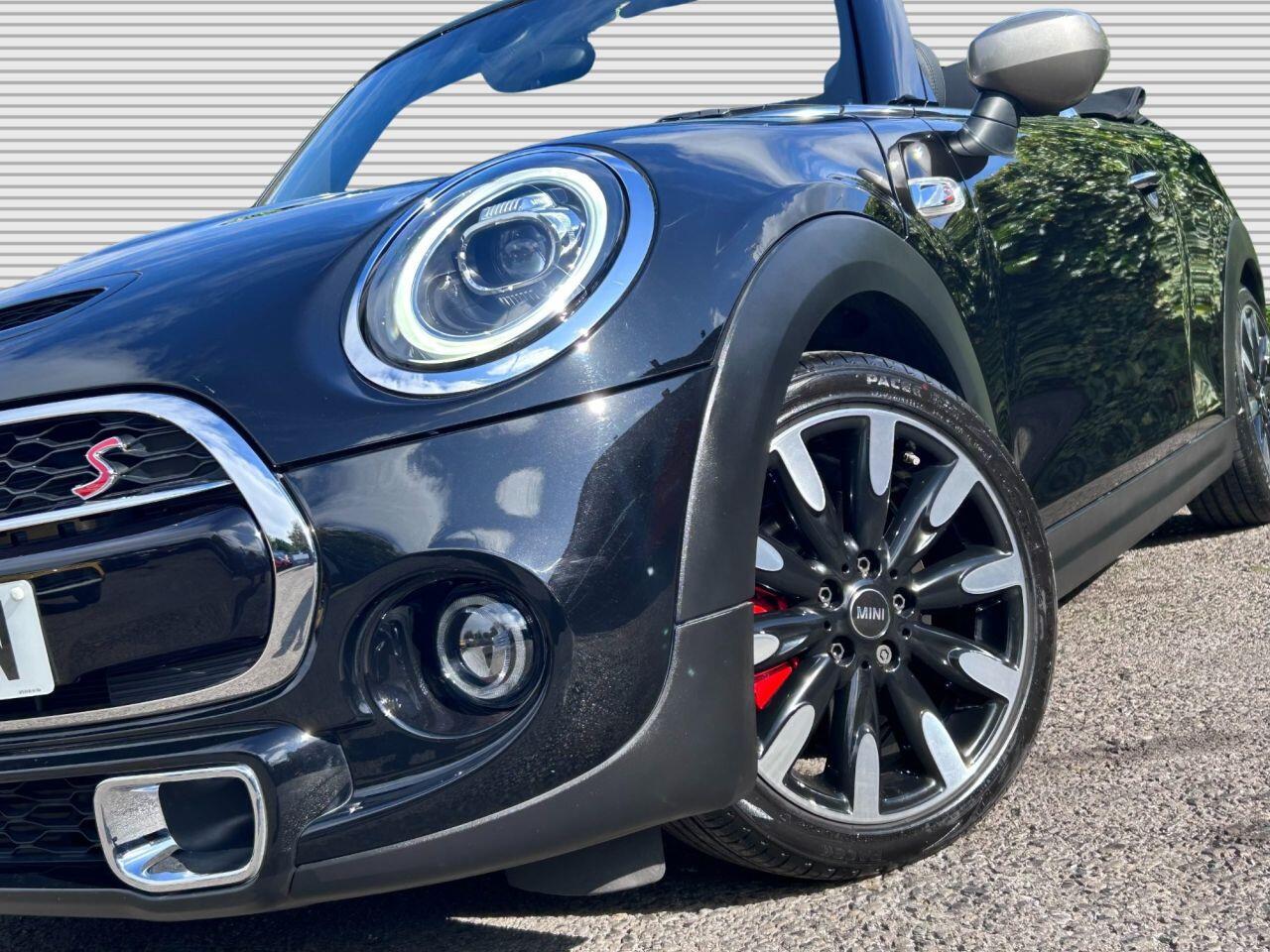 MINI Convertible - Image 4