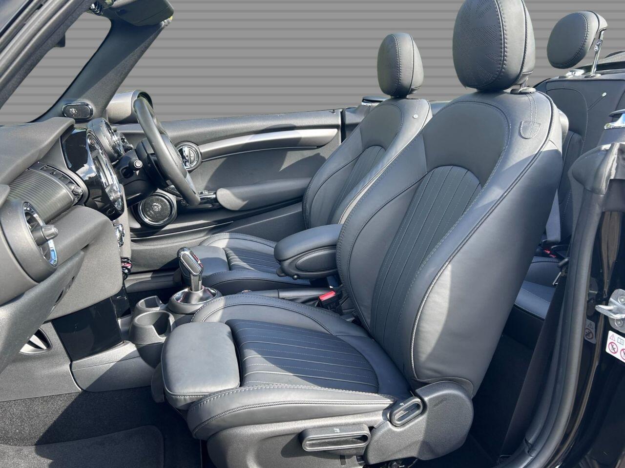 MINI Convertible - Image 15