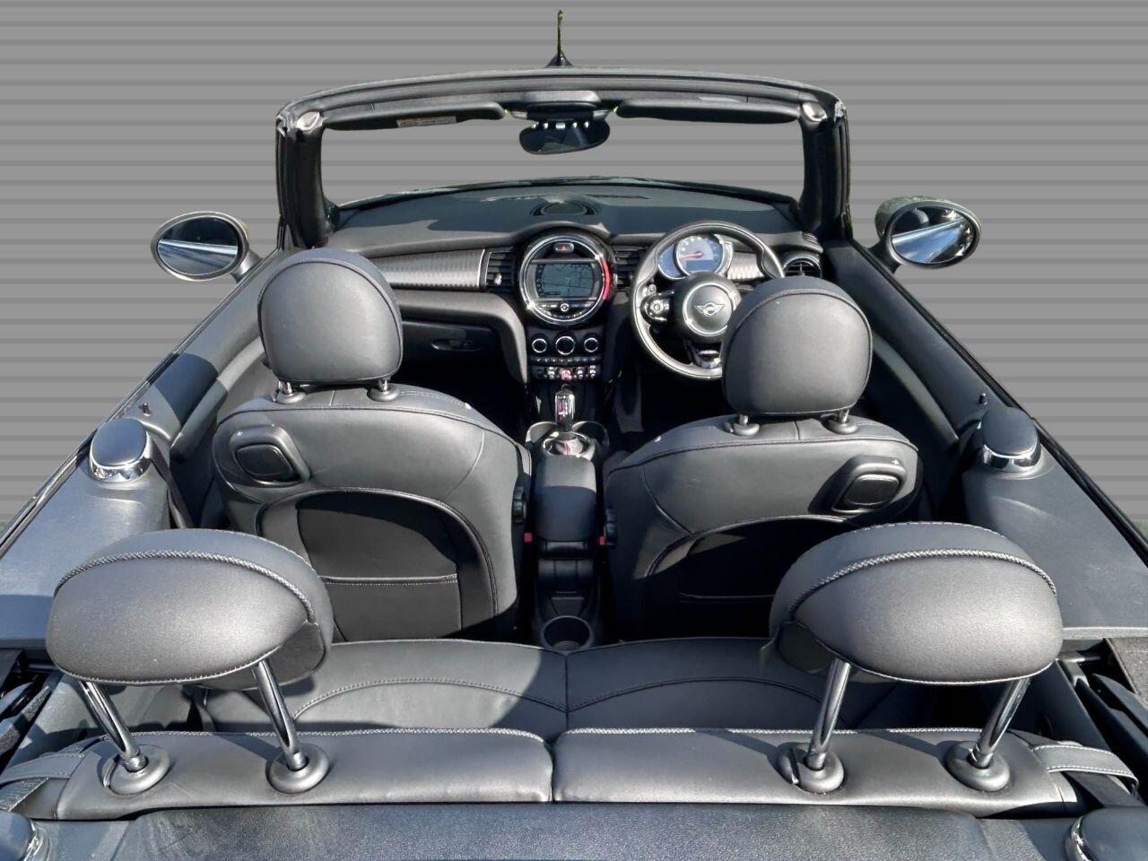 MINI Convertible - Image 17
