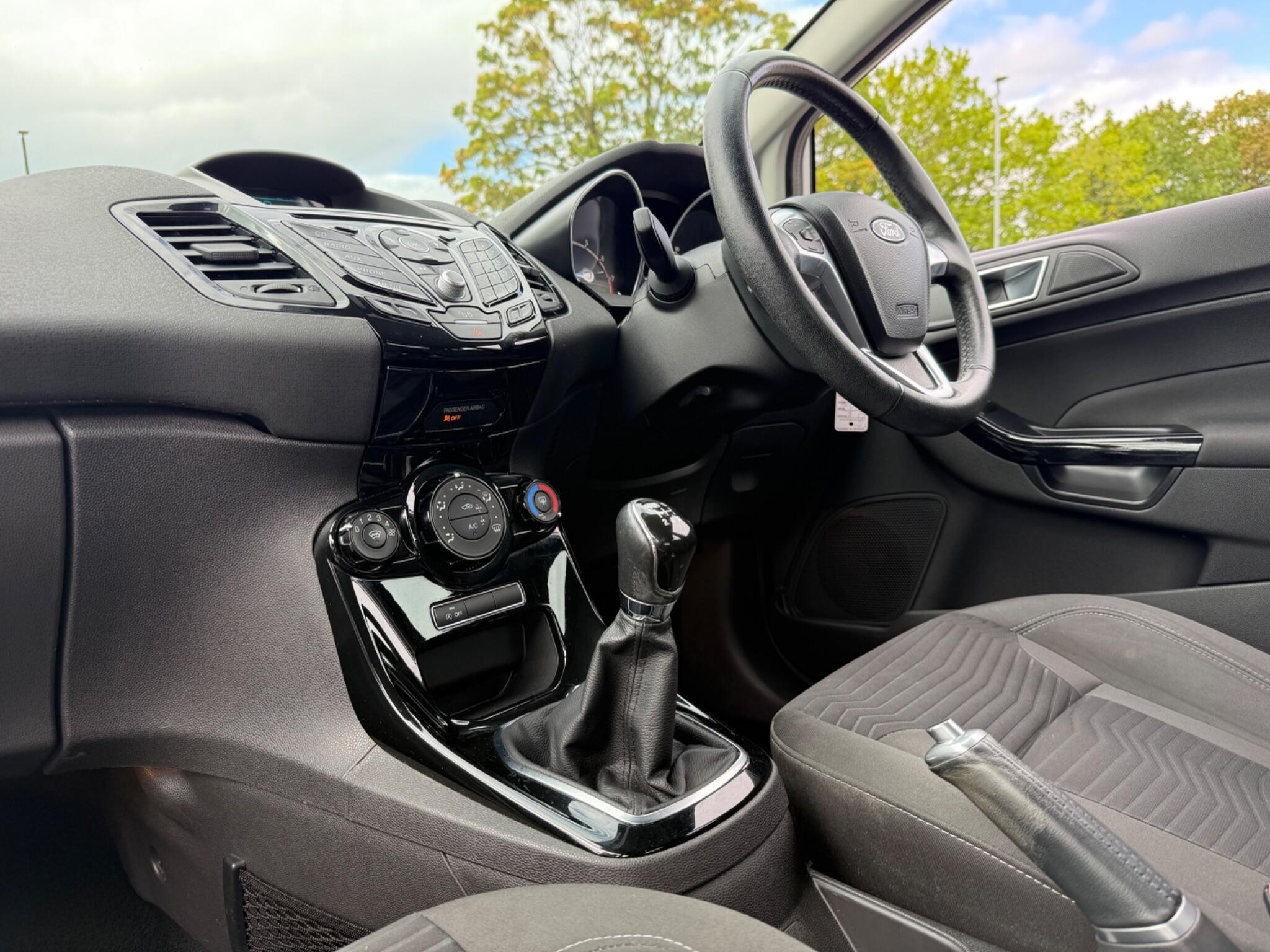 Ford Fiesta - Image 9