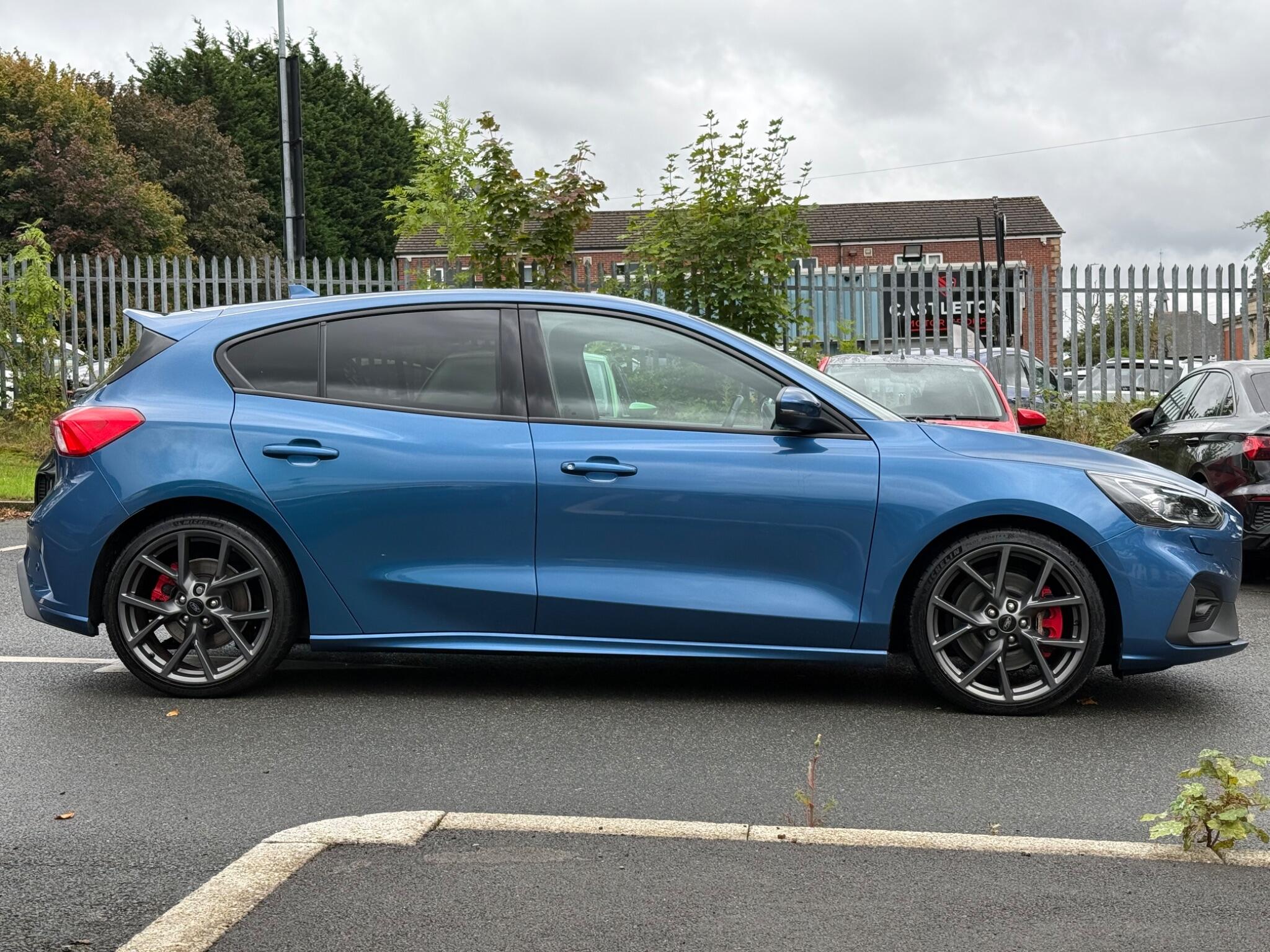 Ford Focus - Image 8