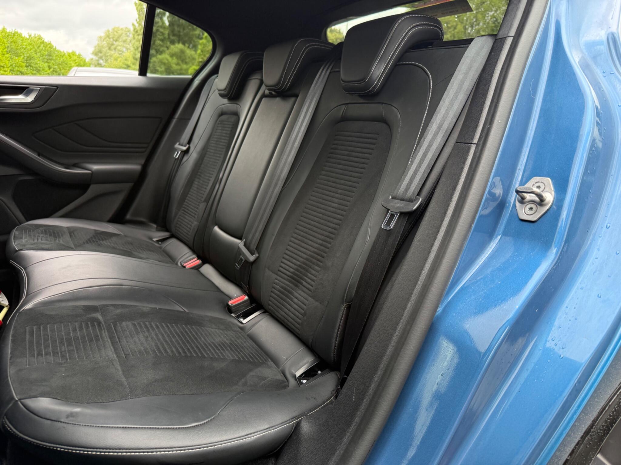 Ford Focus - Image 14