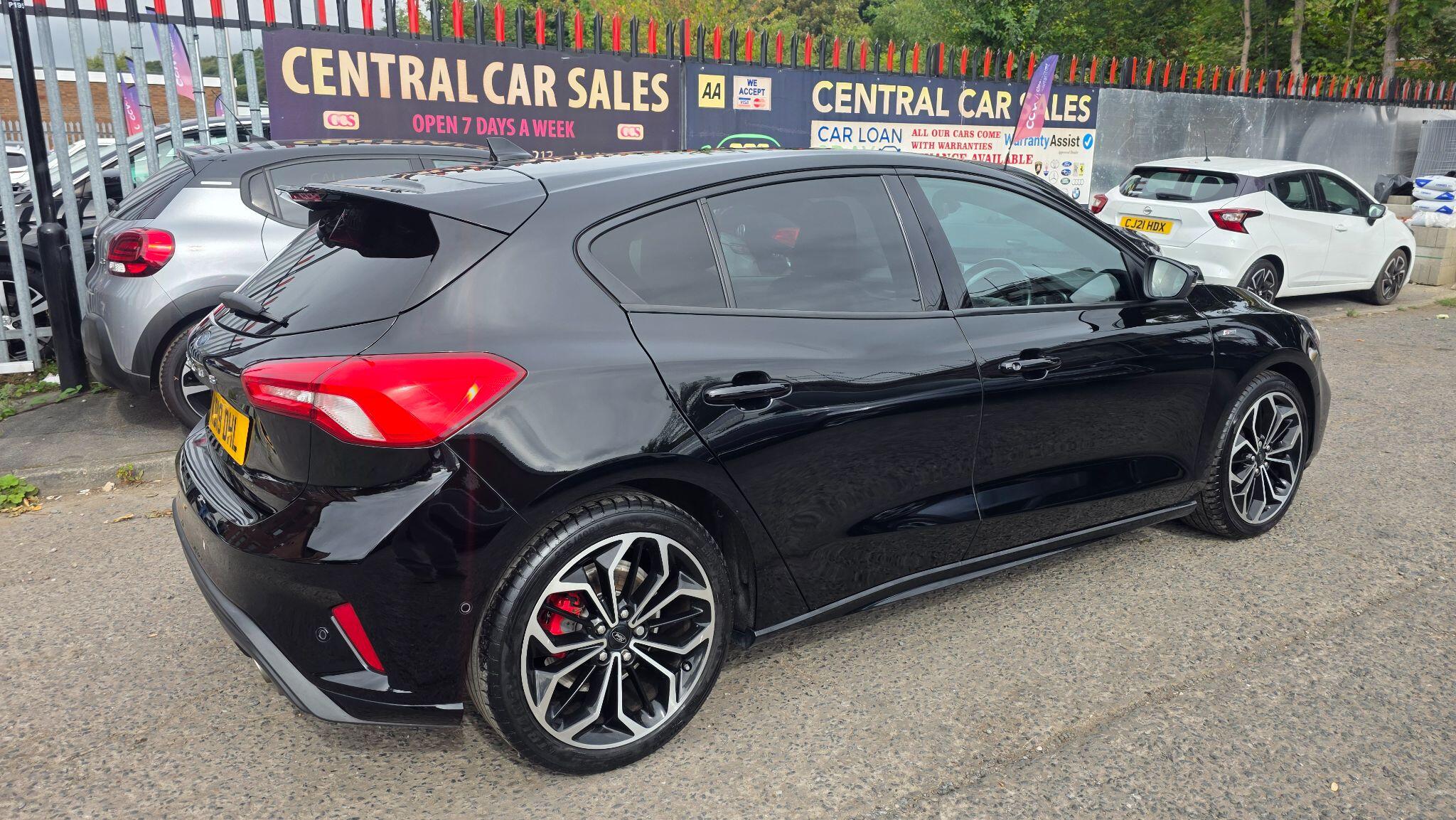 Ford Focus - Image 8