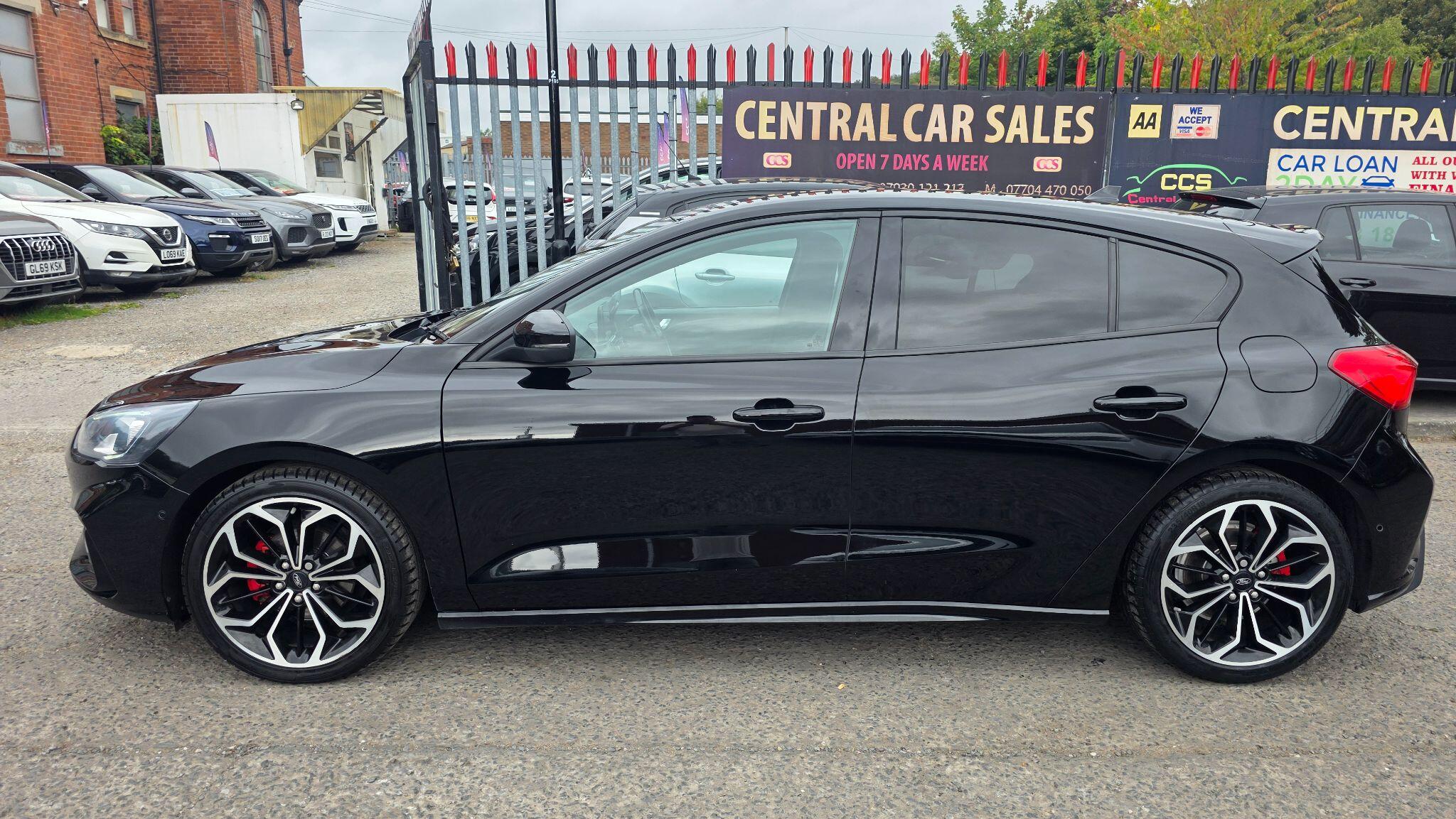 Ford Focus - Image 15
