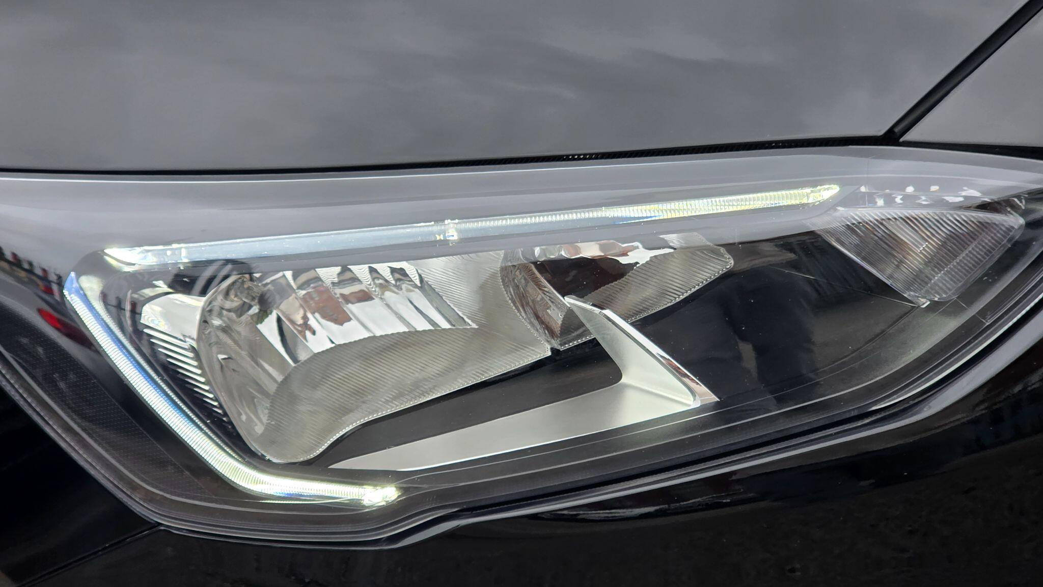 Ford Focus - Image 20