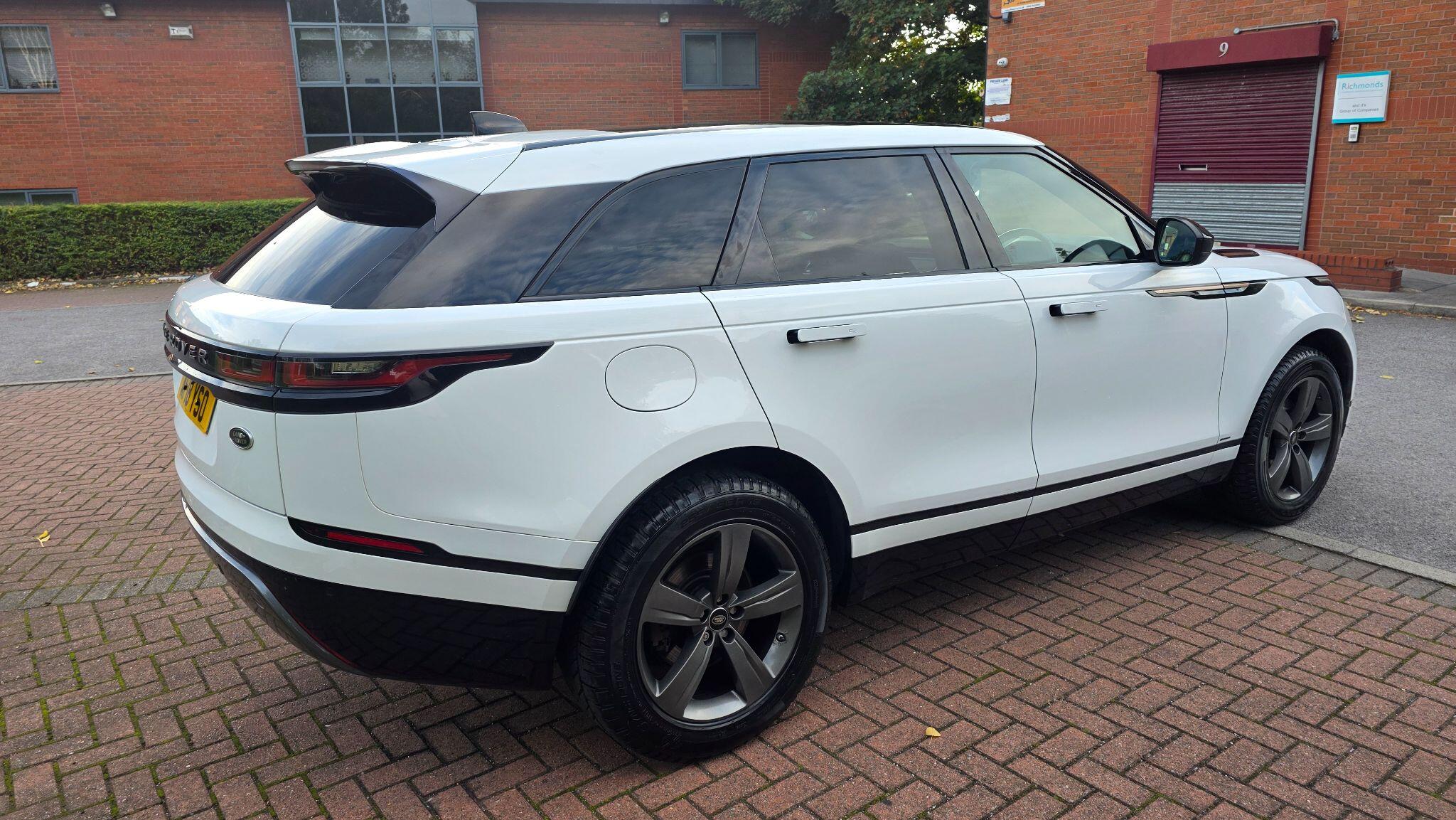 Land Rover Range Rover Velar - Image 11