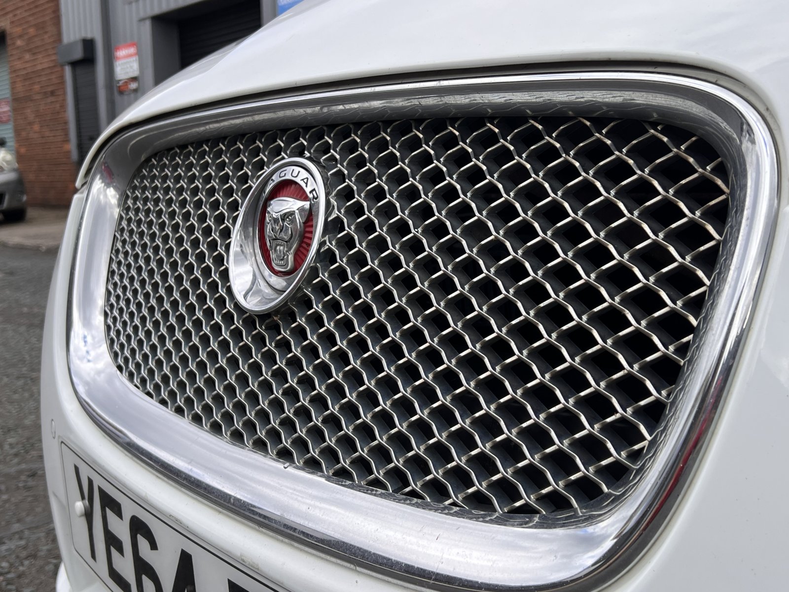 Jaguar XF - Image 10