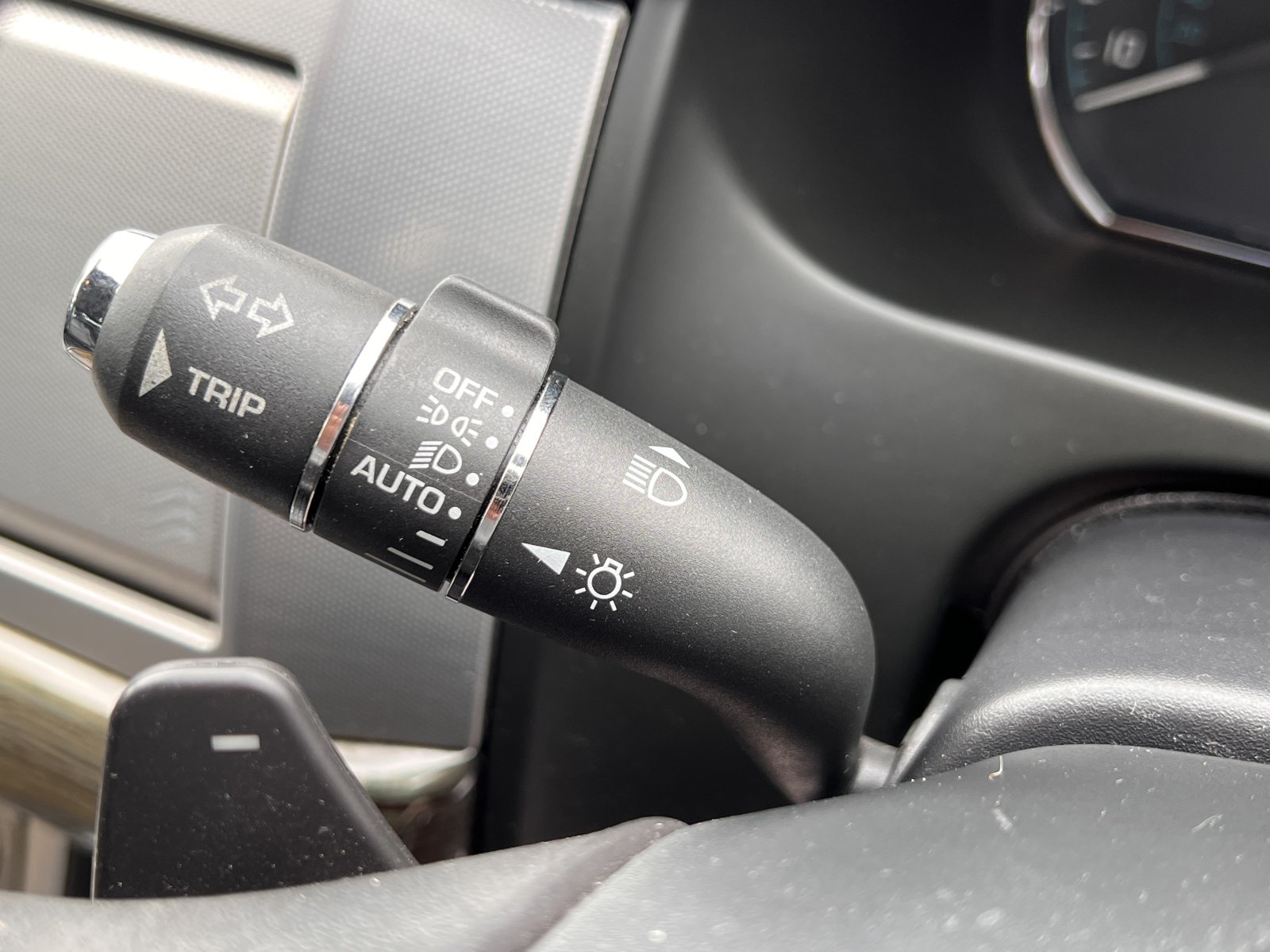 Jaguar XF - Image 18