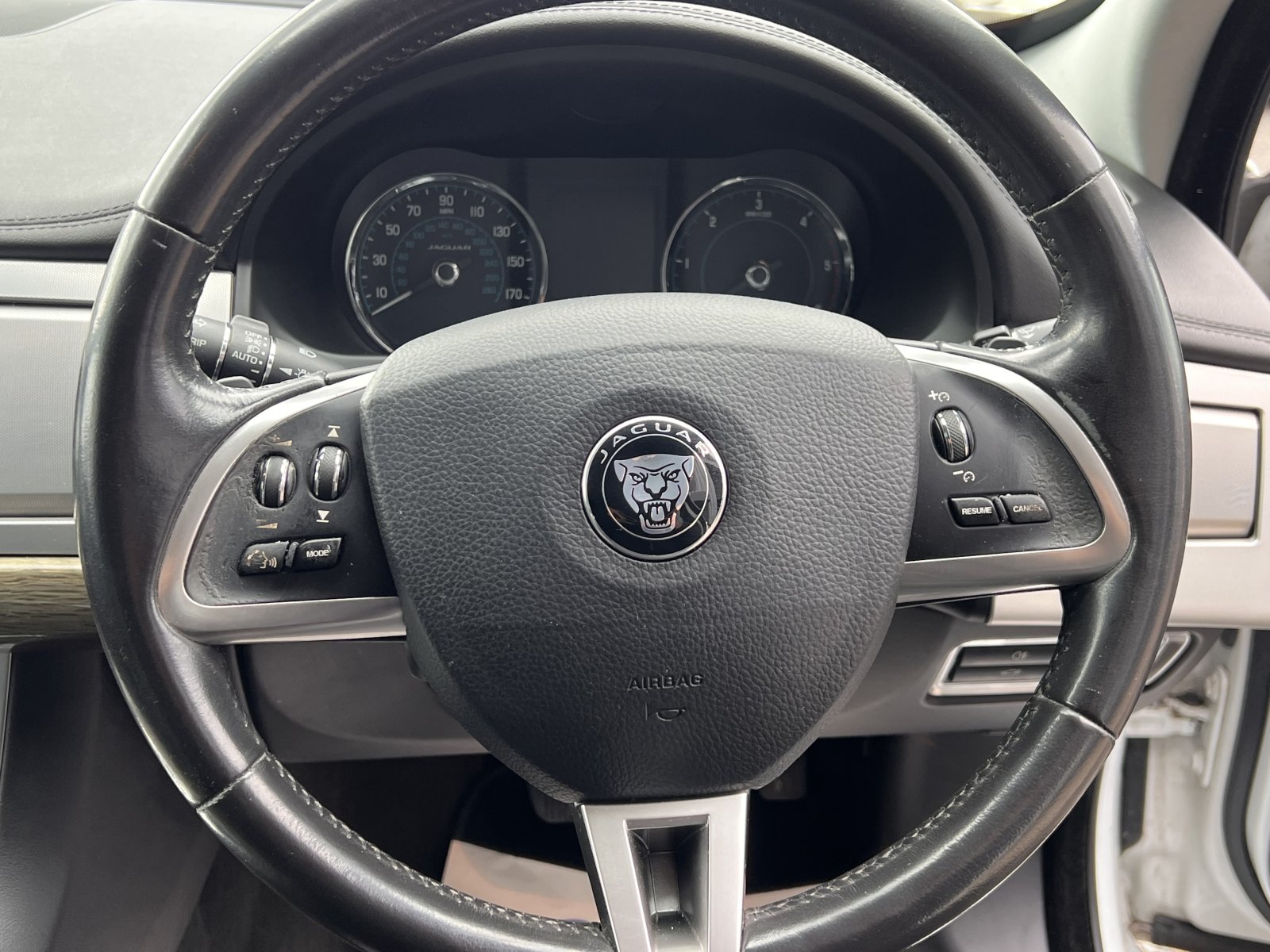 Jaguar XF - Image 16