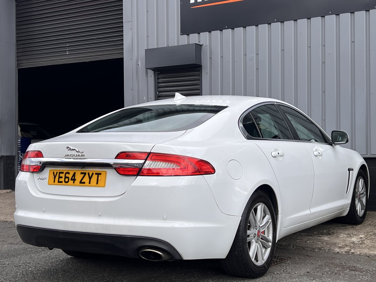 Jaguar XF - Image 6