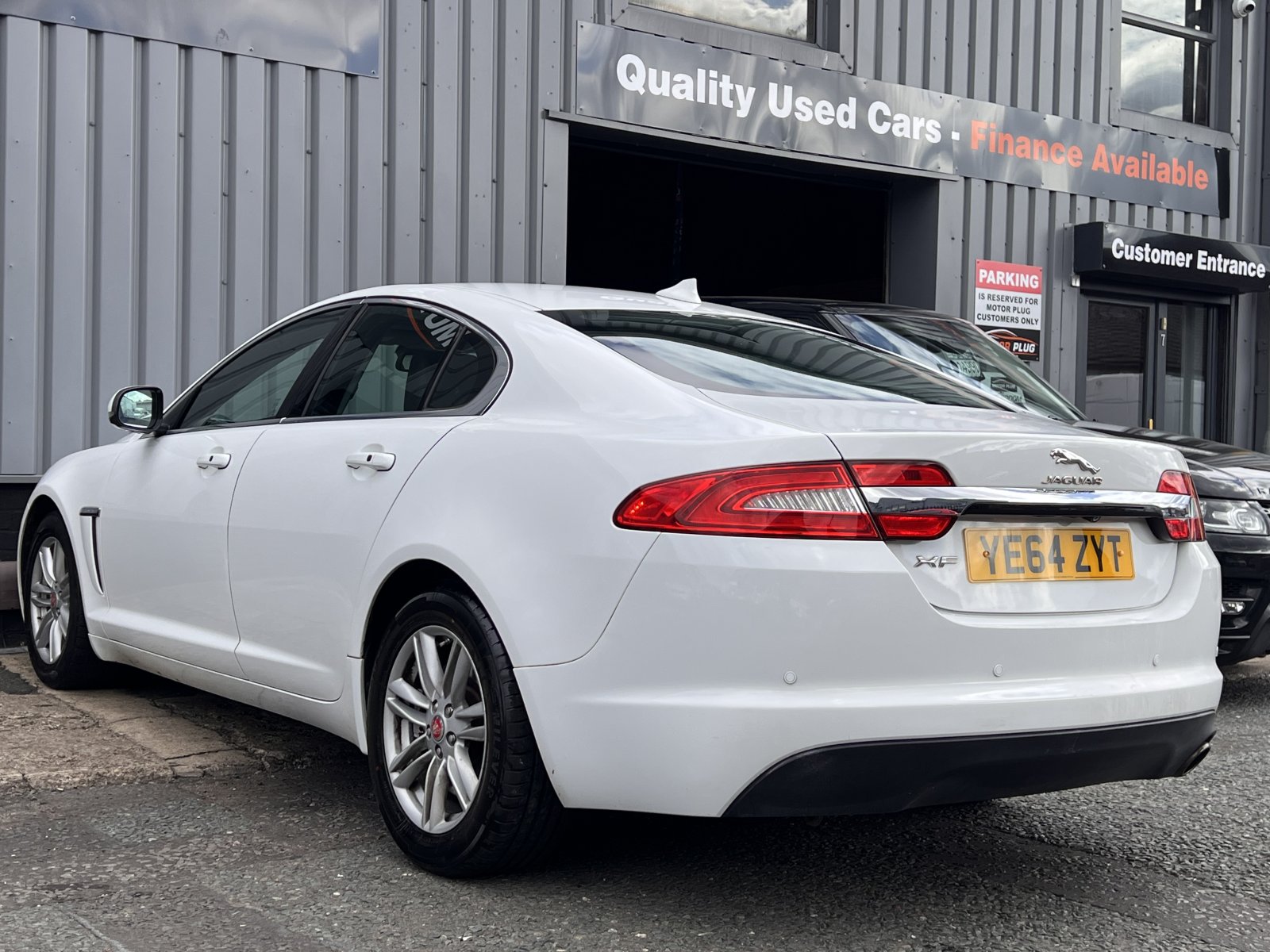 Jaguar XF - Image 2