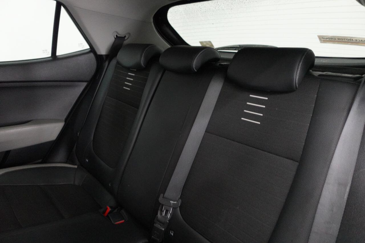 Kia Stonic - Image 17