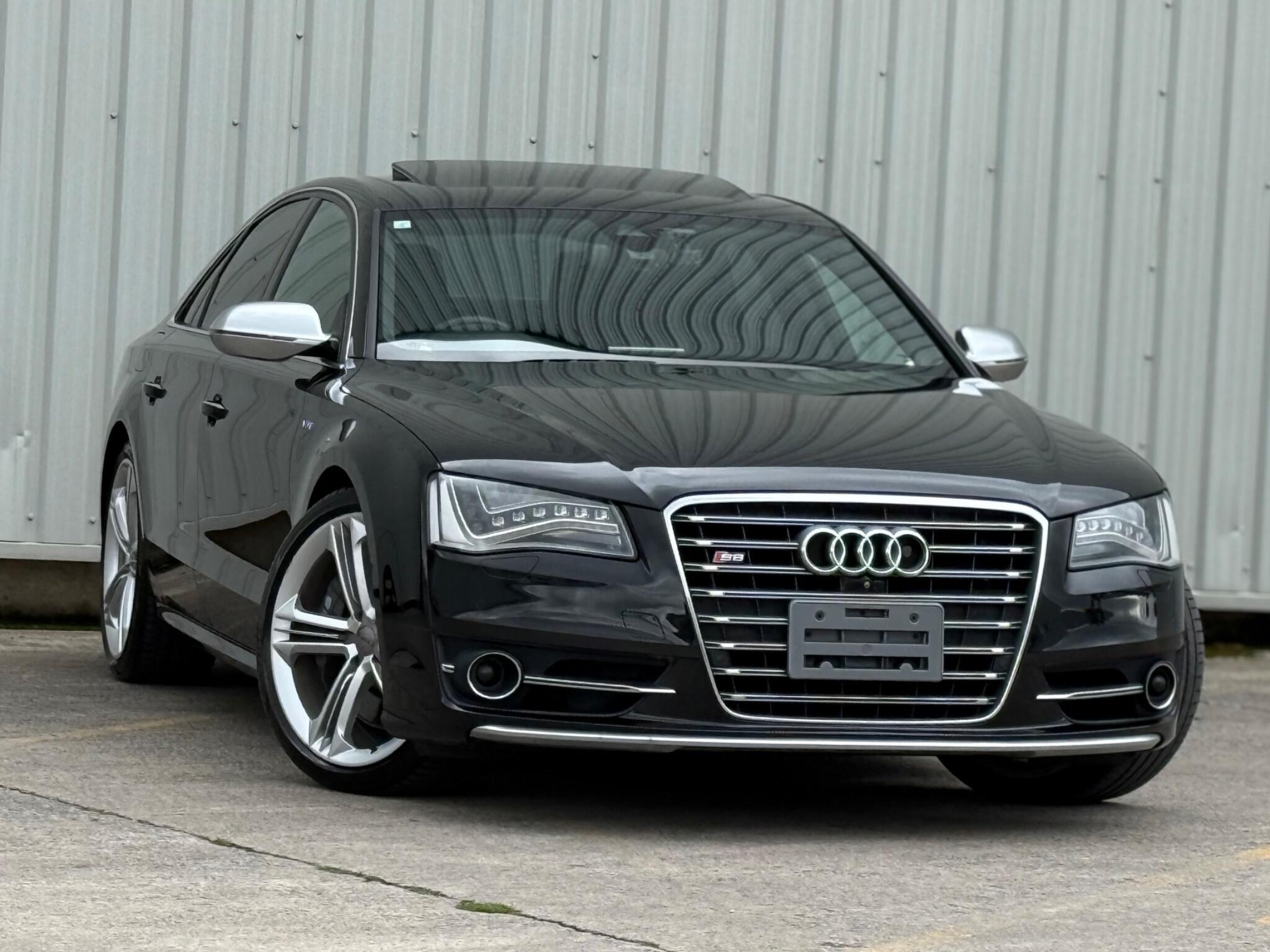 Audi S8 - Image 3