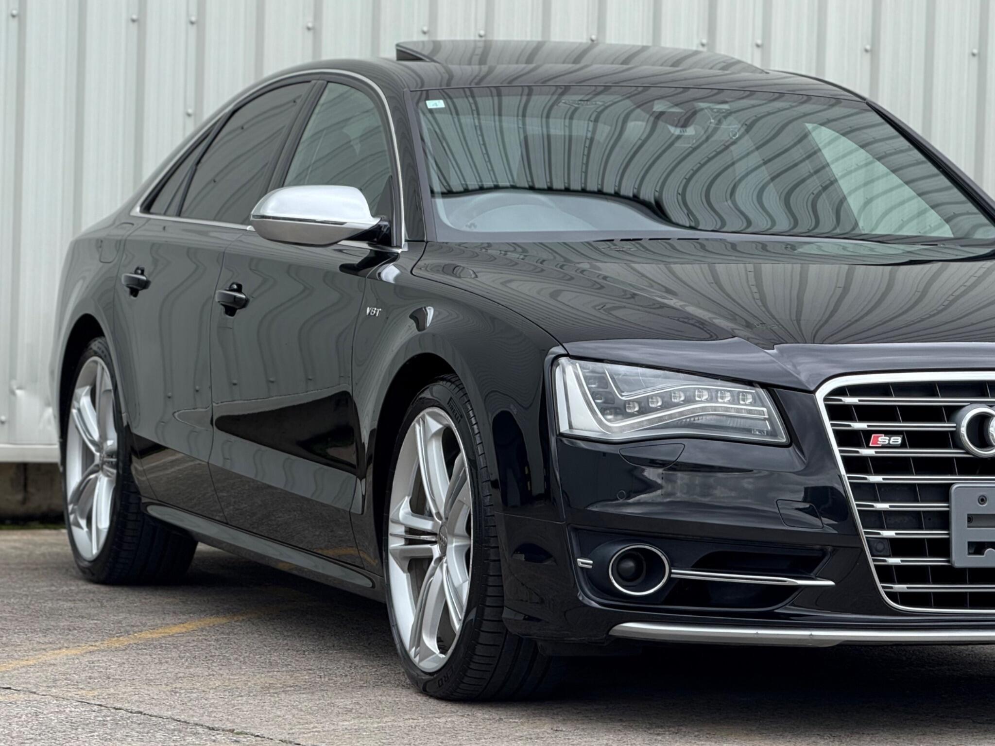 Audi S8 - Image 9