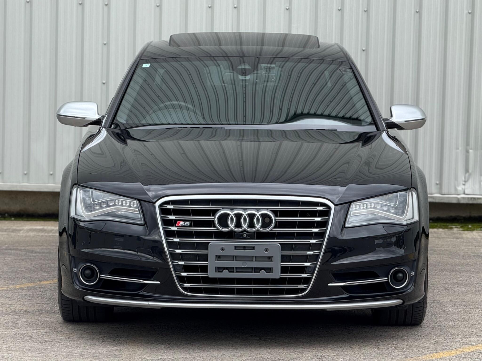 Audi S8 - Image 10