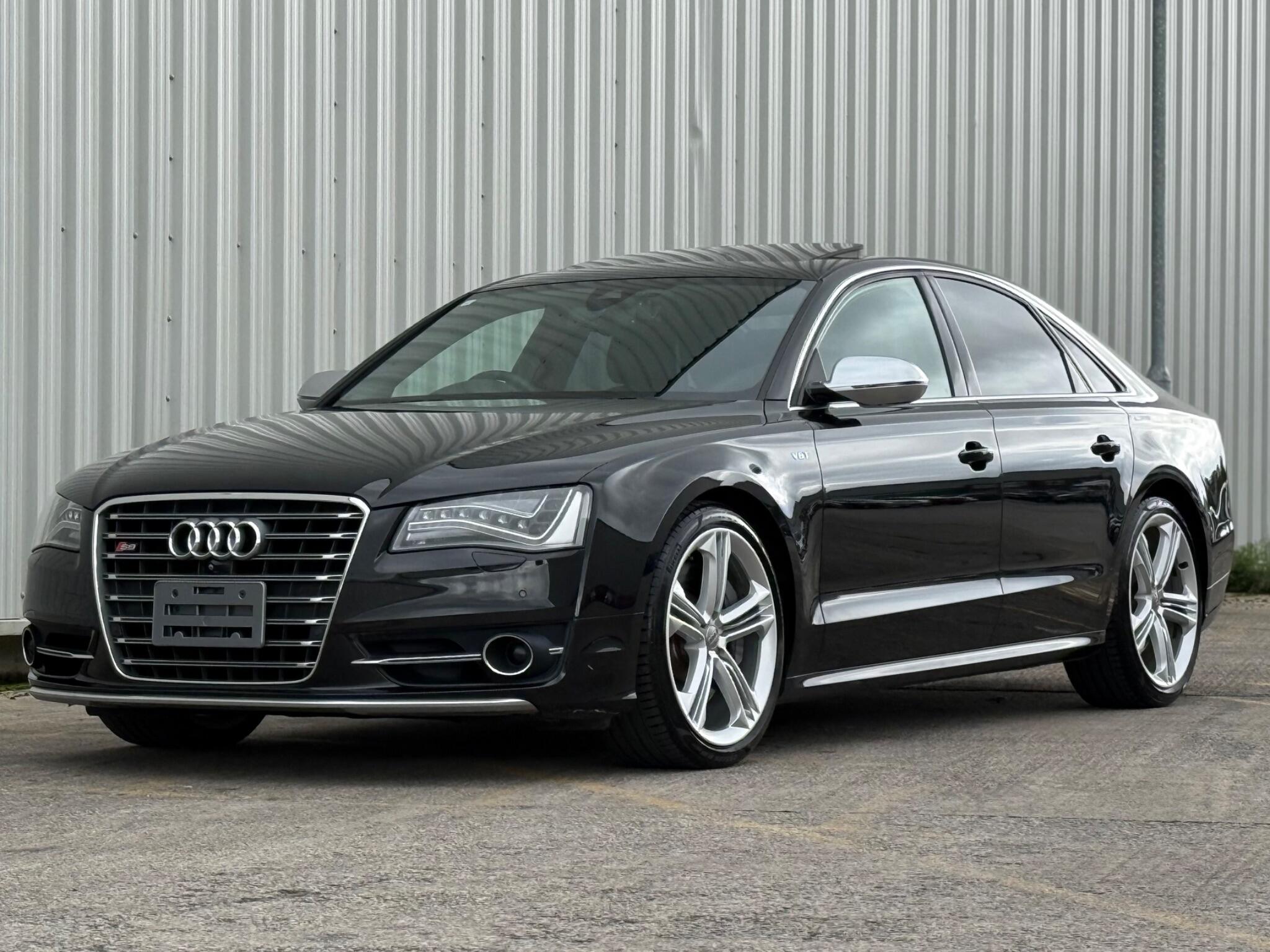 Audi S8 - Image 12