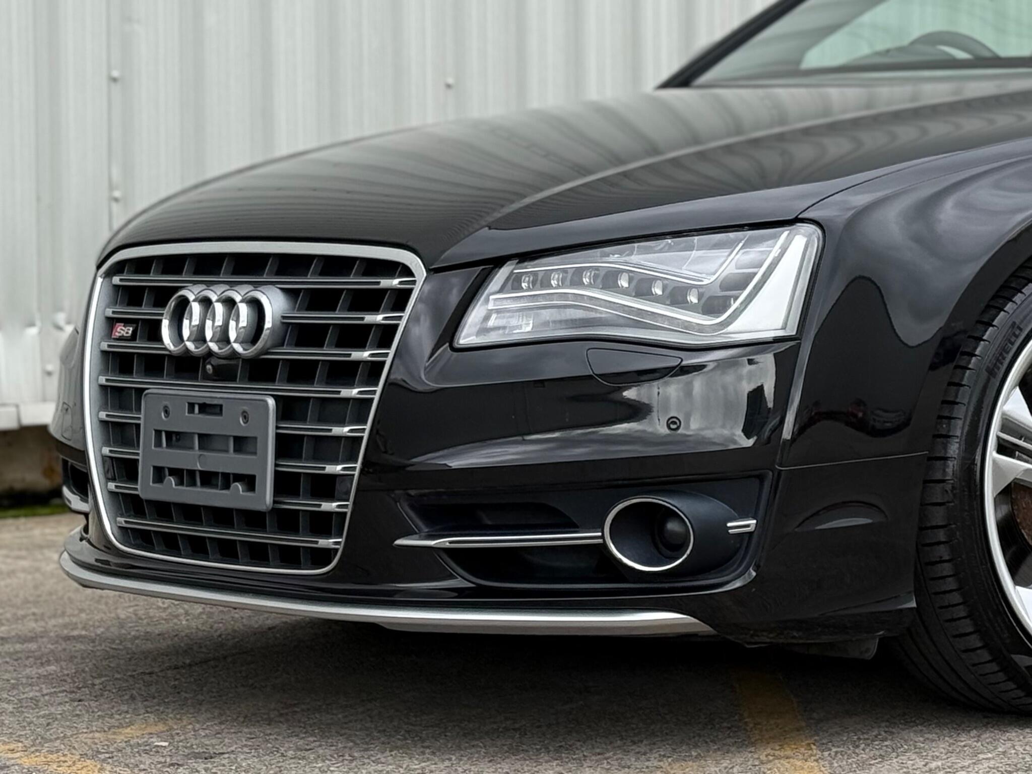 Audi S8 - Image 15