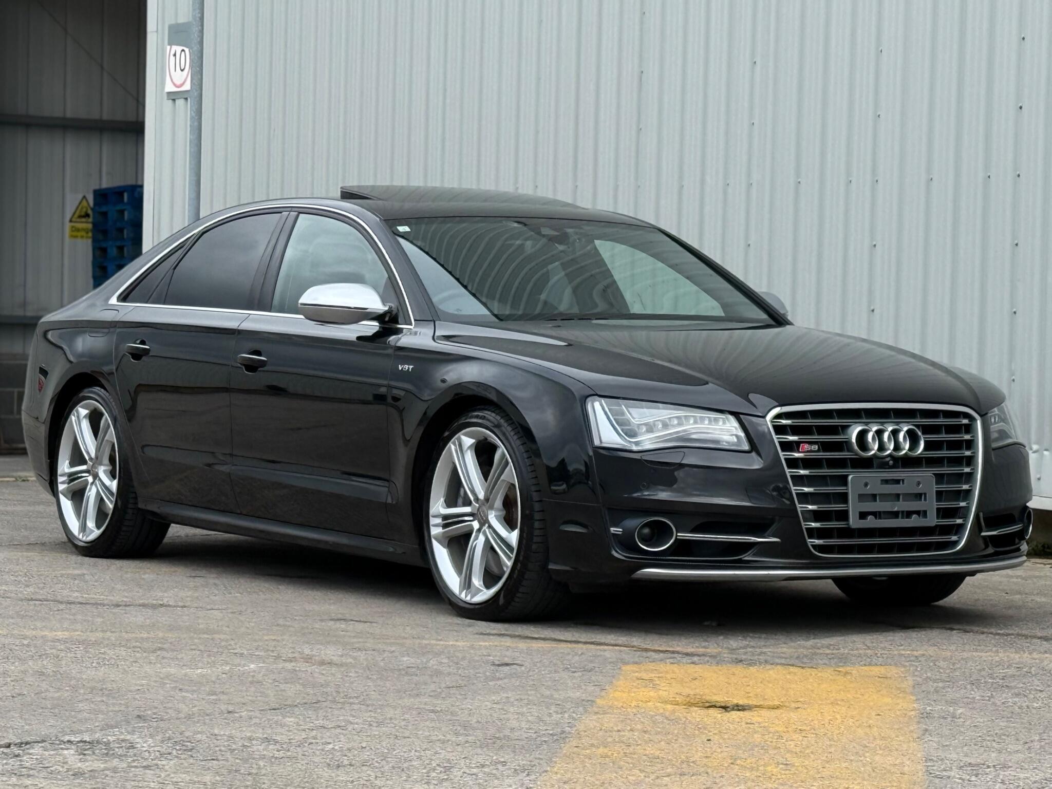 Audi S8 - Image 20