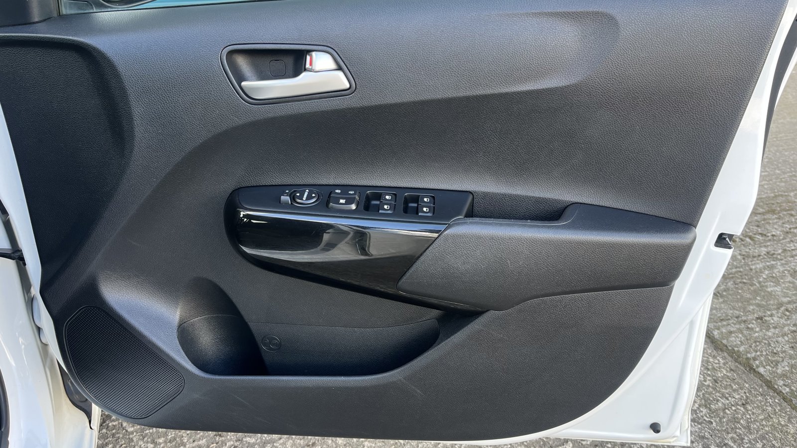 Kia Picanto - Image 13