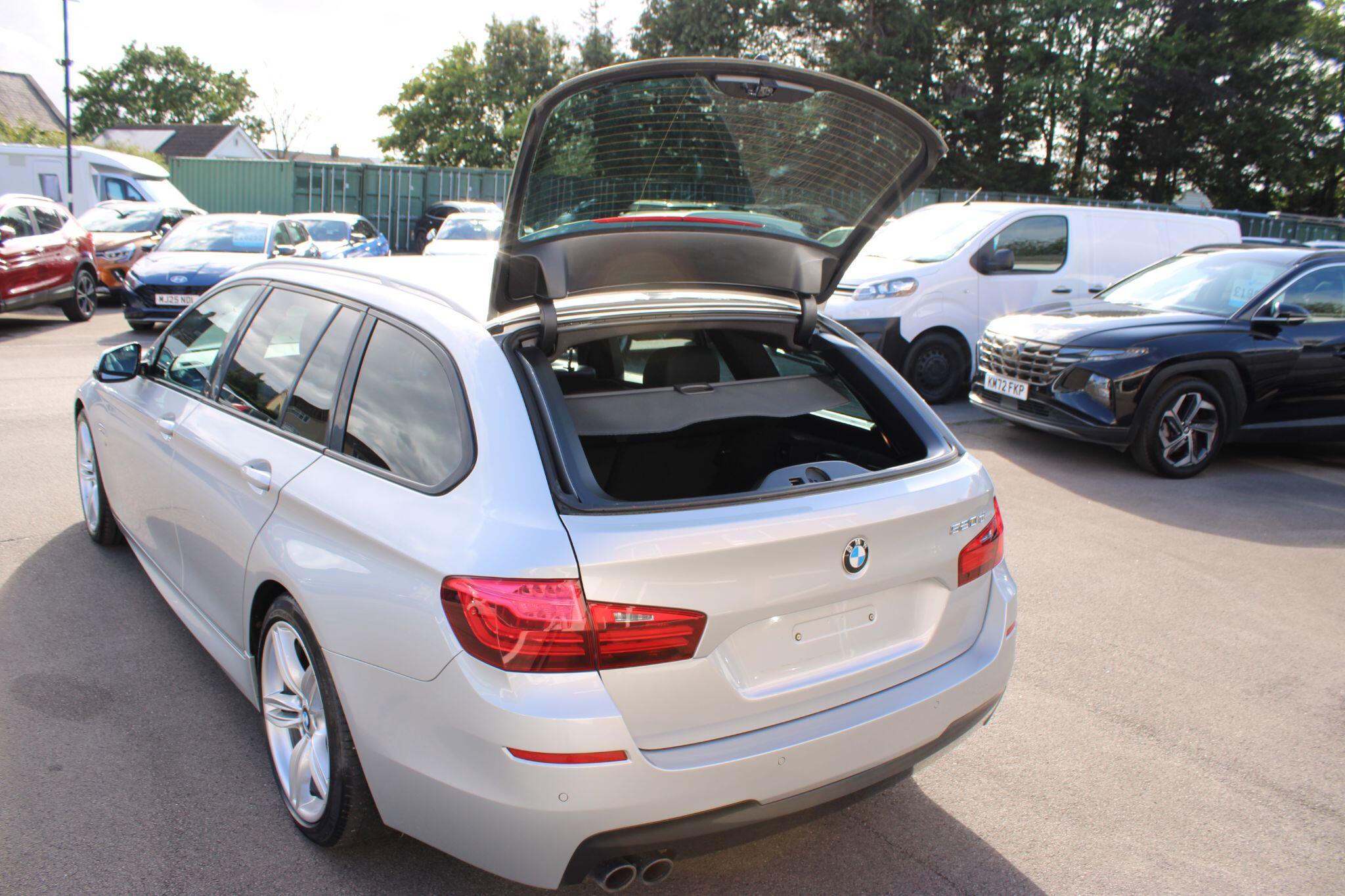 BMW 5 Series - Image 6