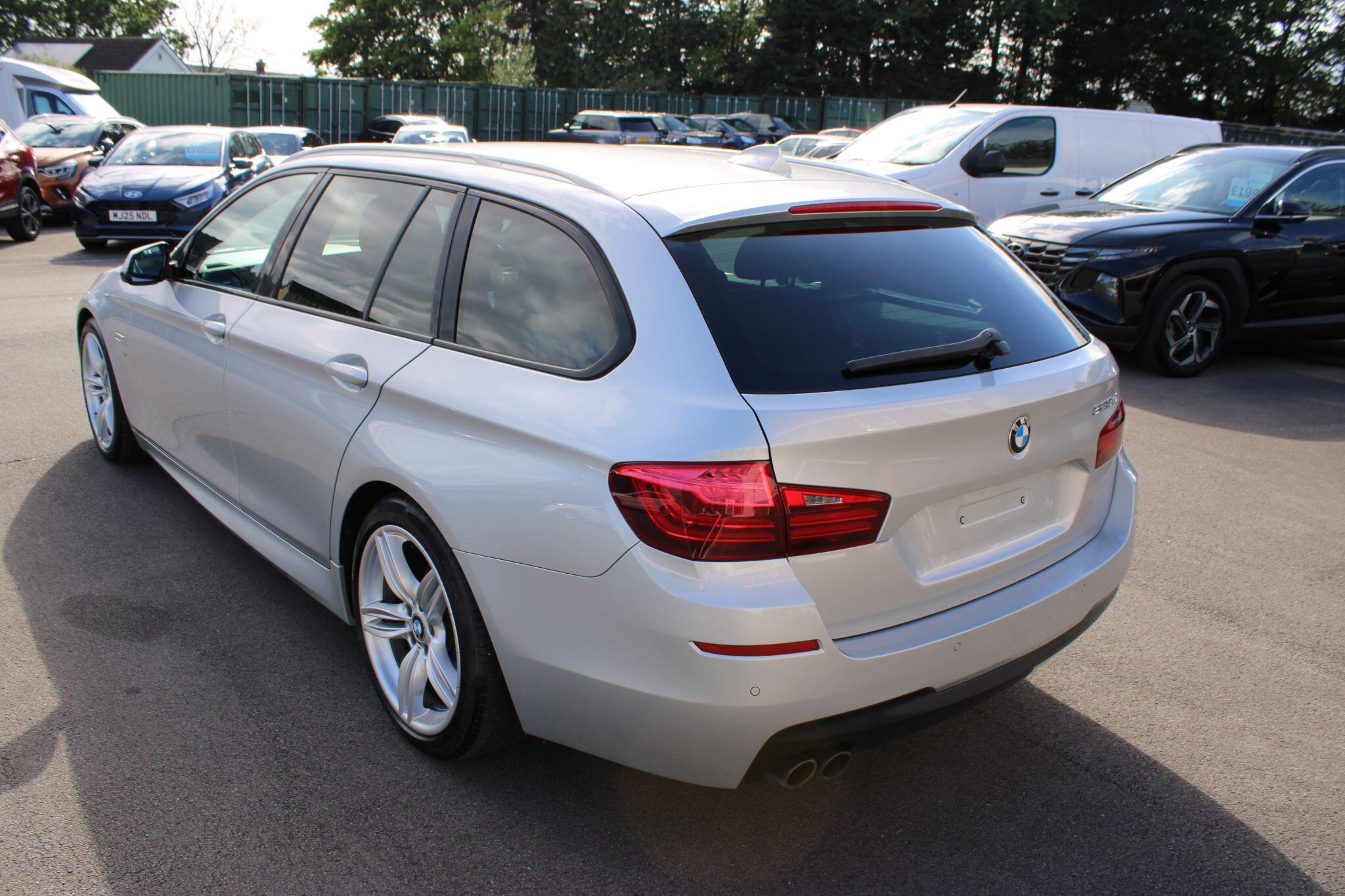 BMW 5 Series - Image 19