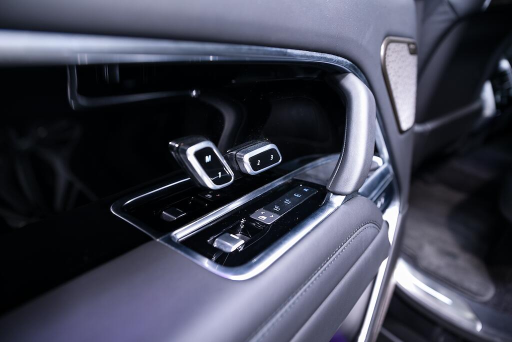 Land Rover Range Rover - Image 16