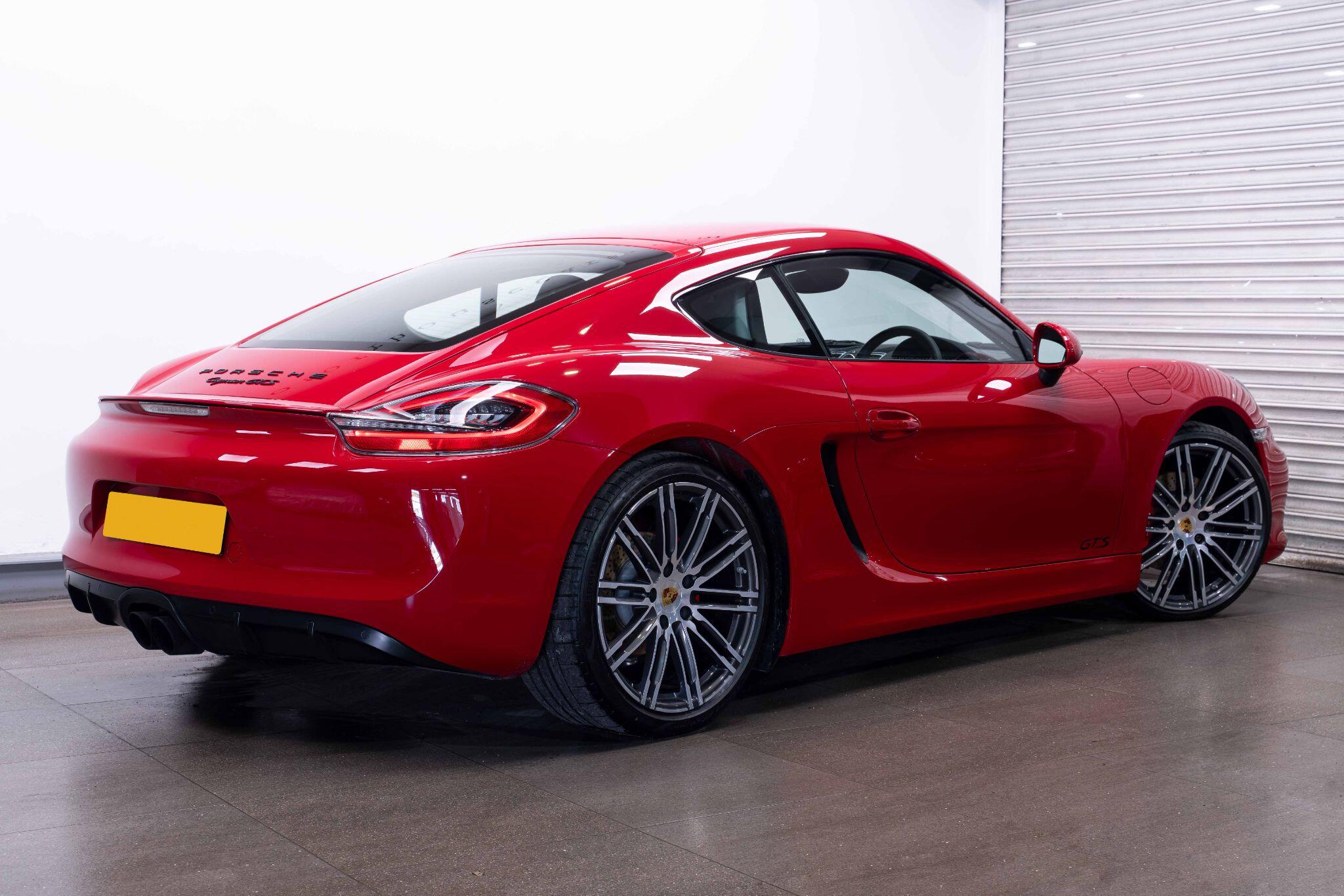 Porsche Cayman - Image 2