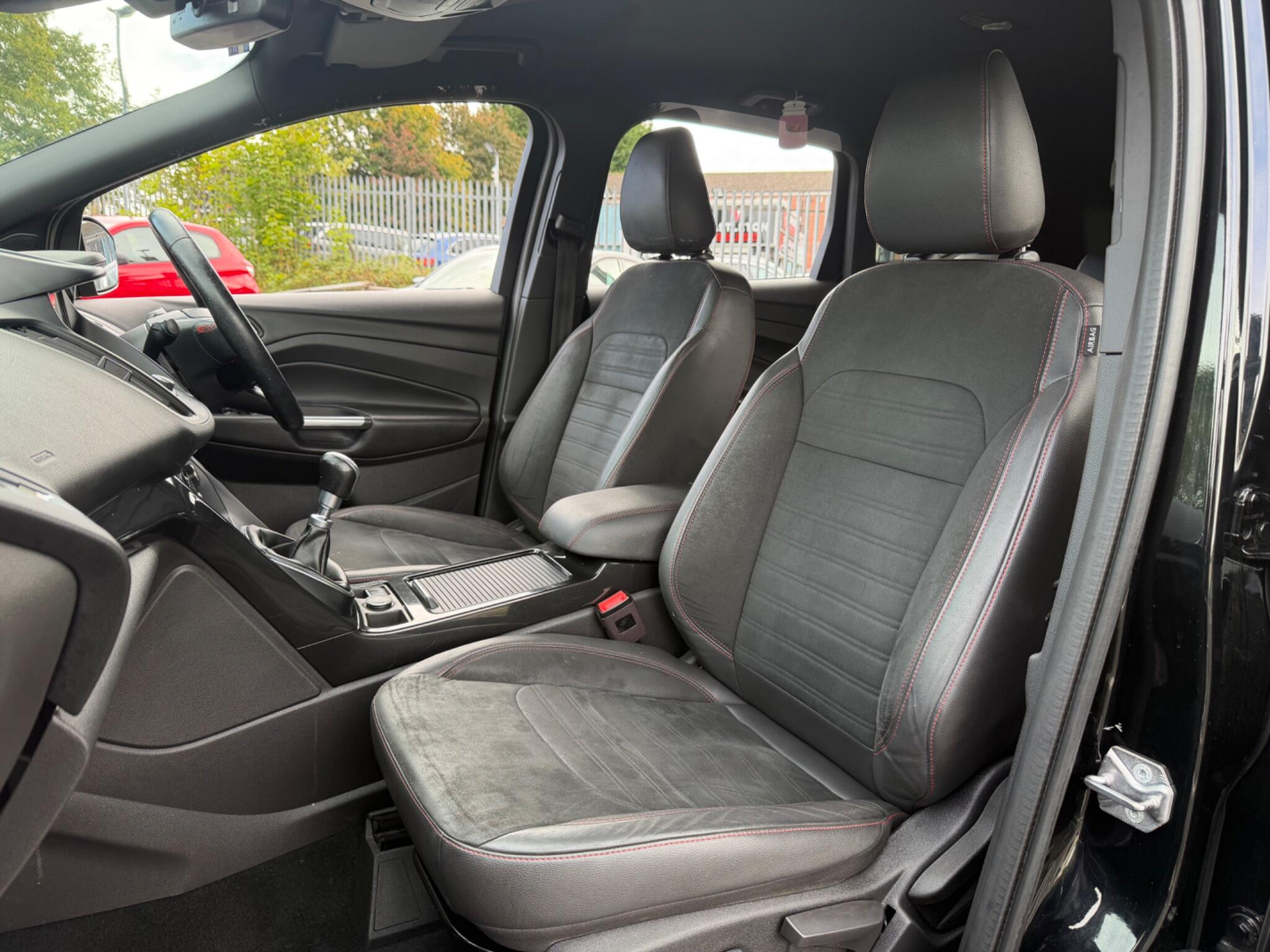 Ford Kuga - Image 20