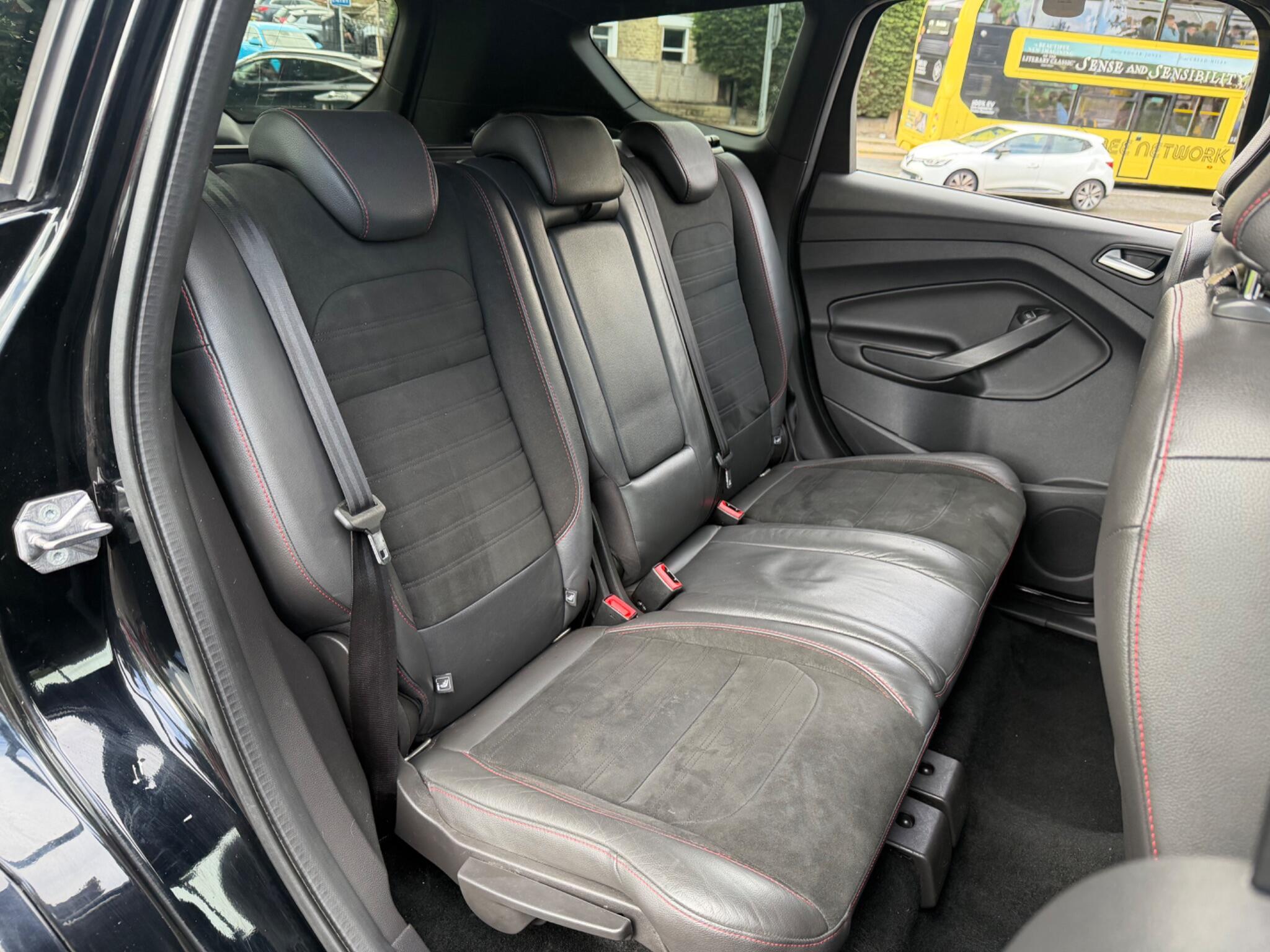 Ford Kuga - Image 21