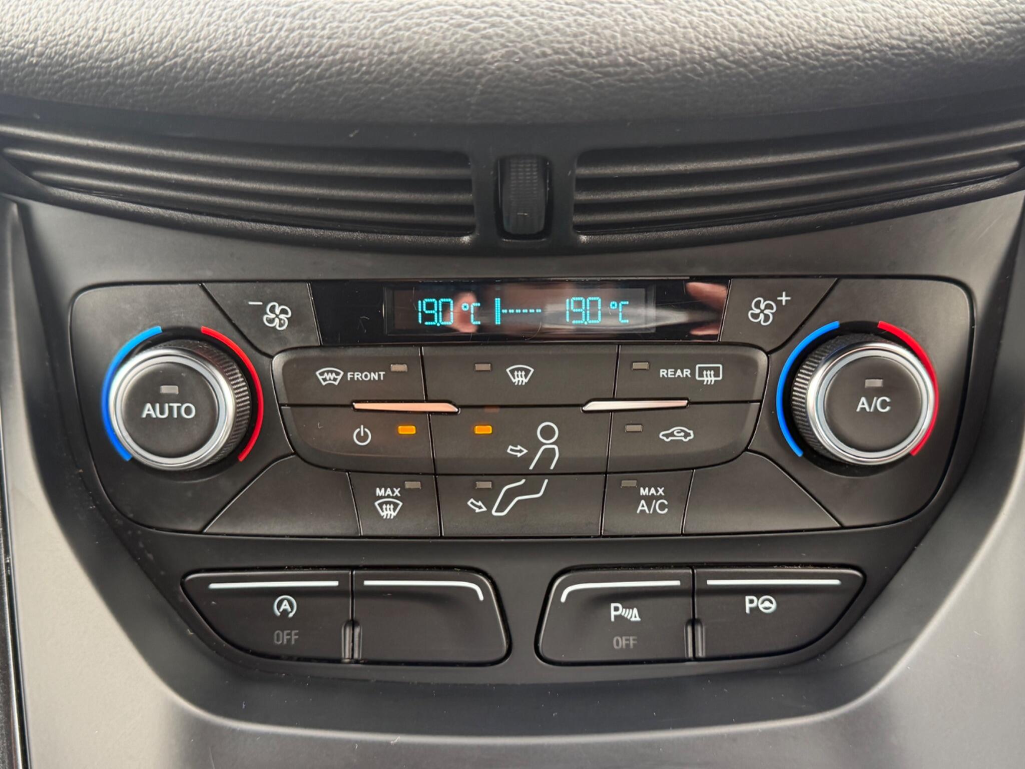 Ford Kuga - Image 26