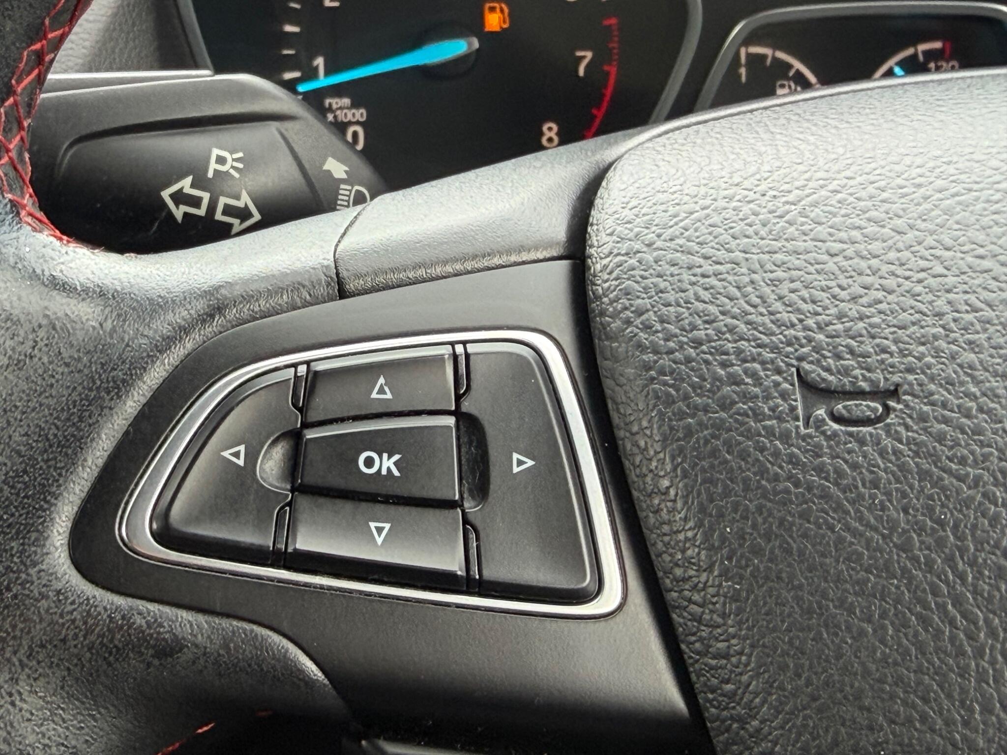 Ford Kuga - Image 35