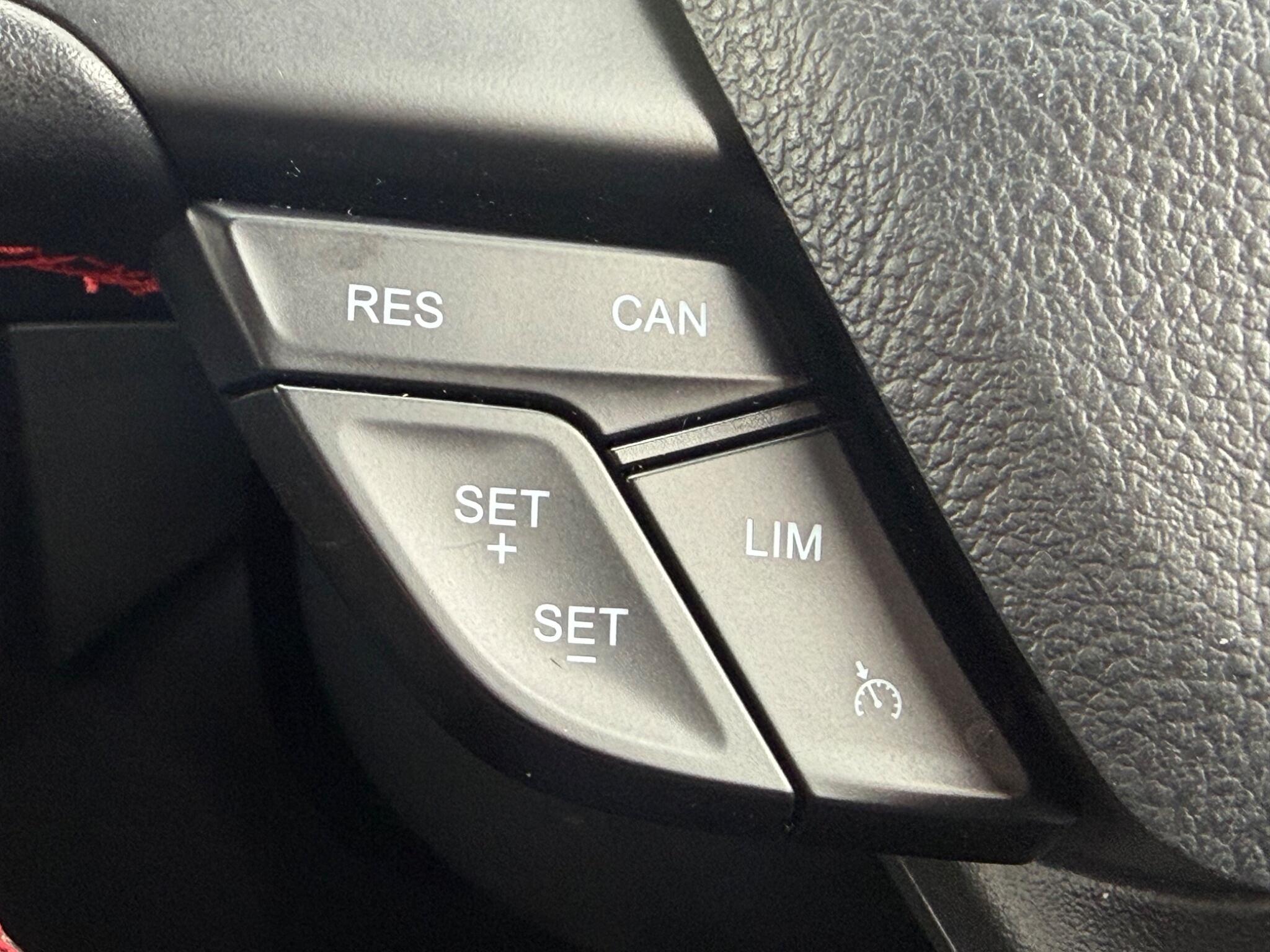 Ford Kuga - Image 37