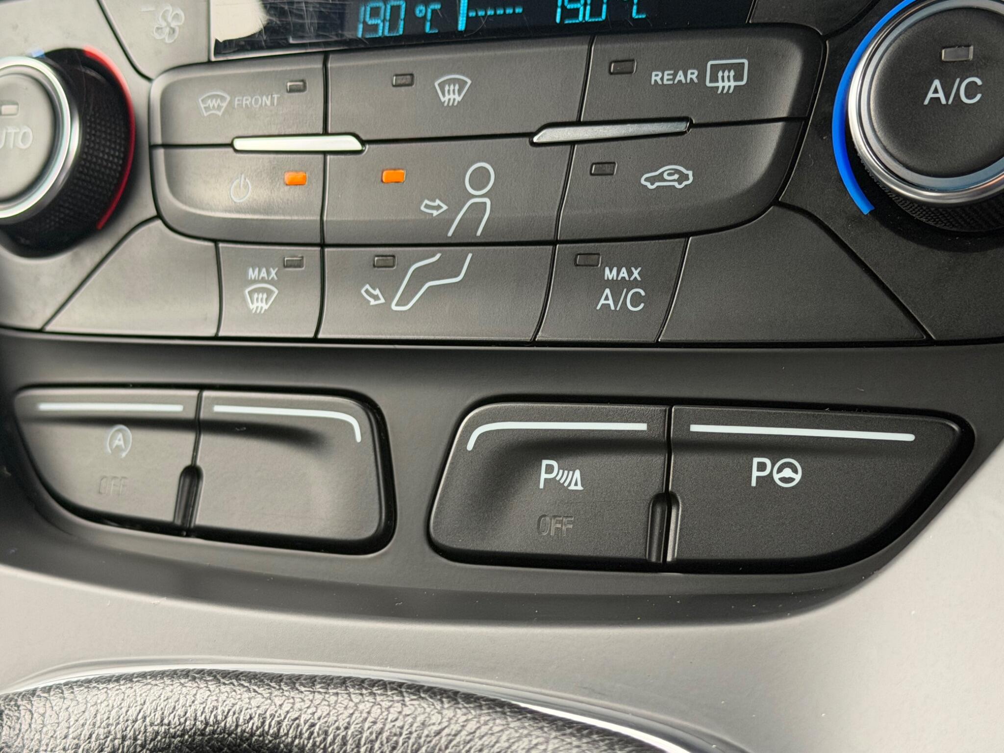 Ford Kuga - Image 45