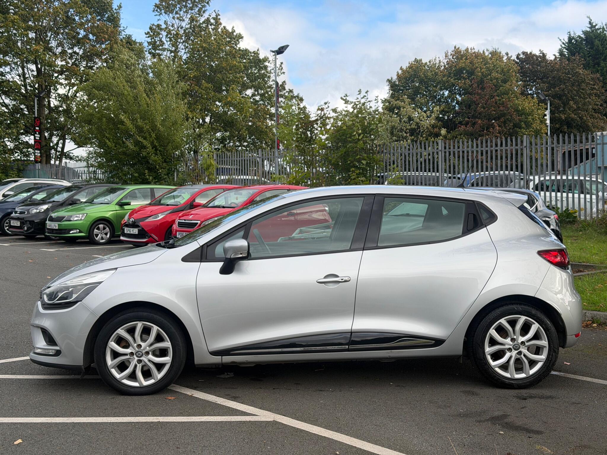 Renault Clio - Image 3