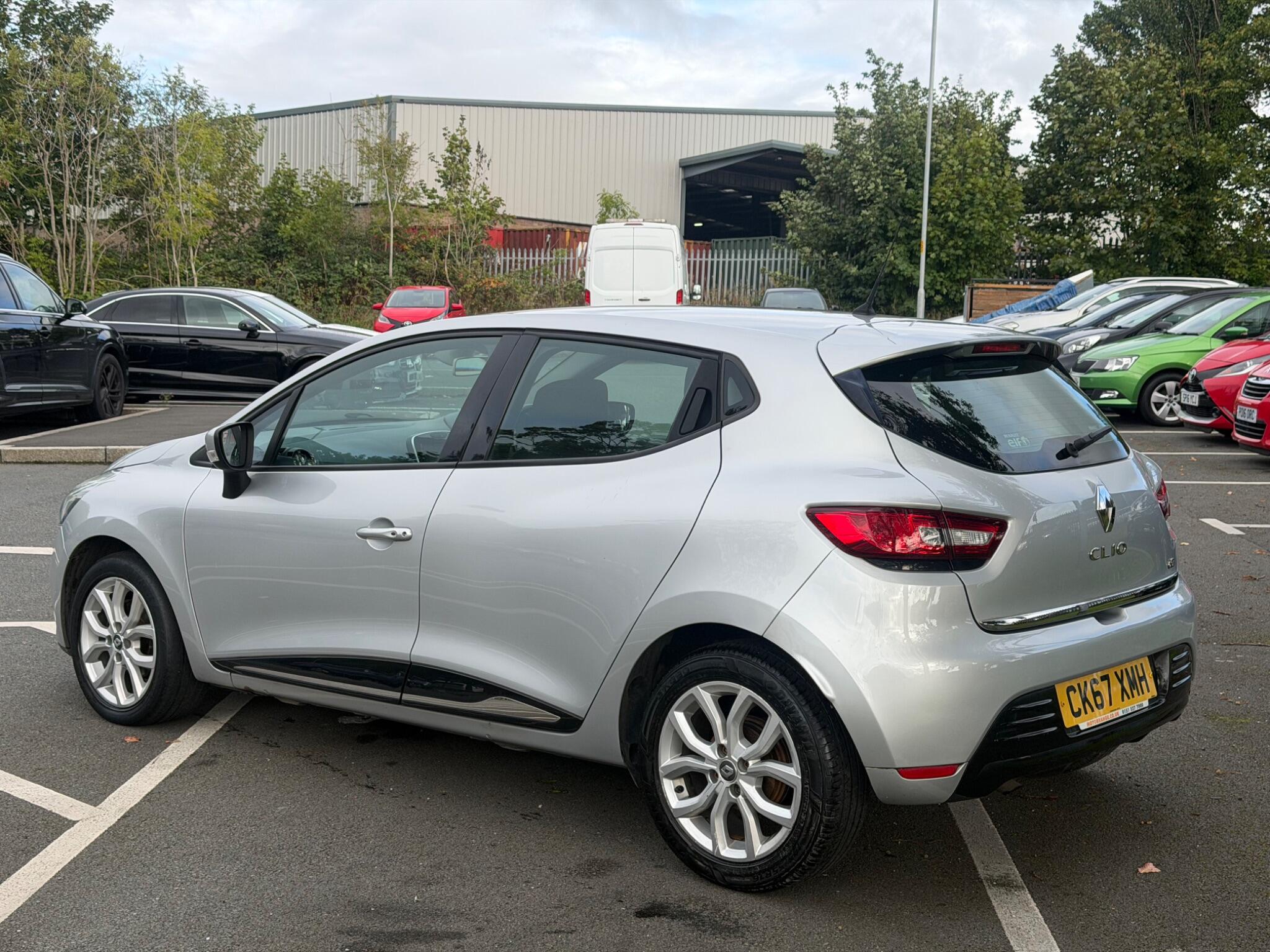 Renault Clio - Image 4
