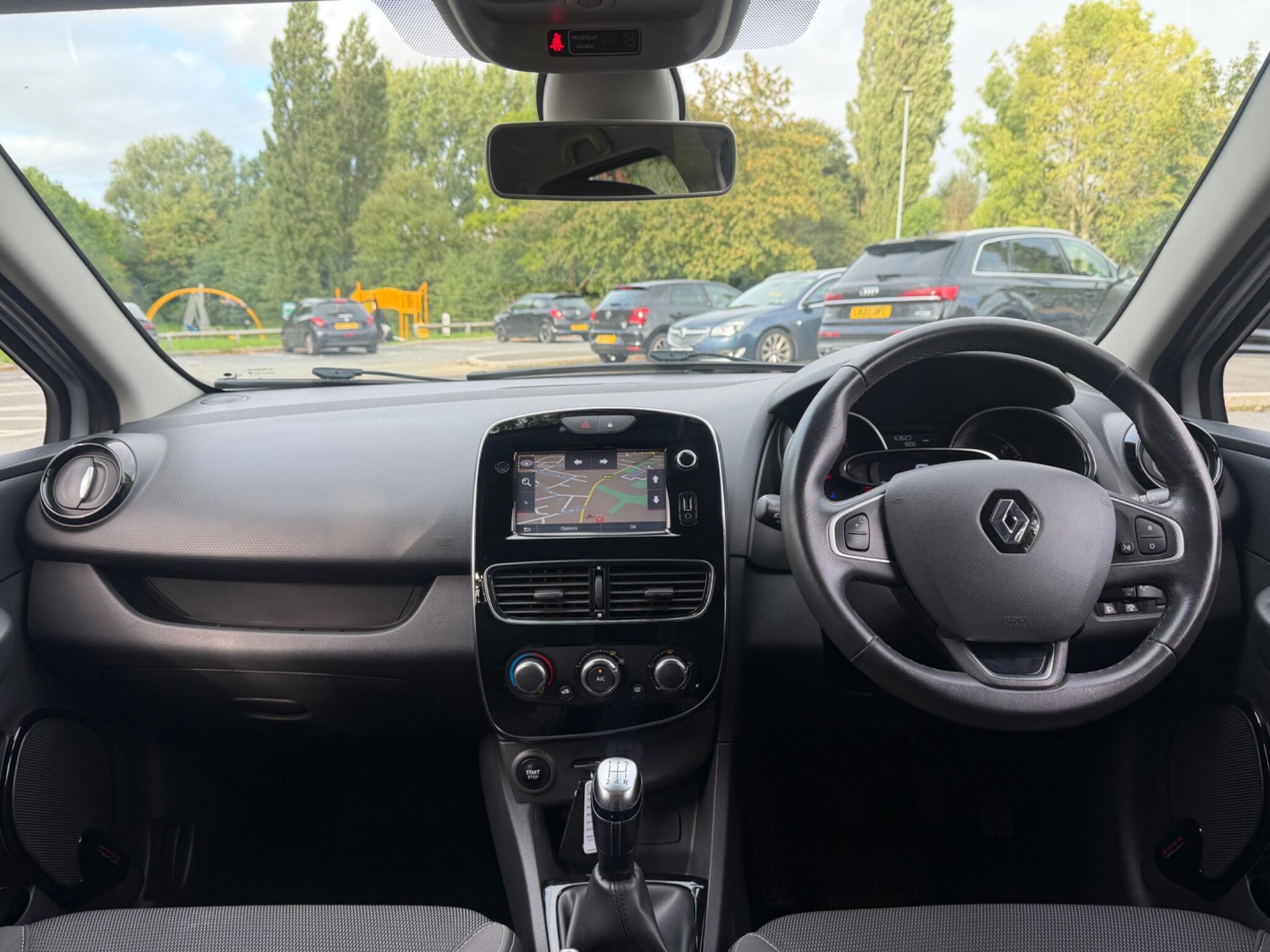 Renault Clio - Image 18