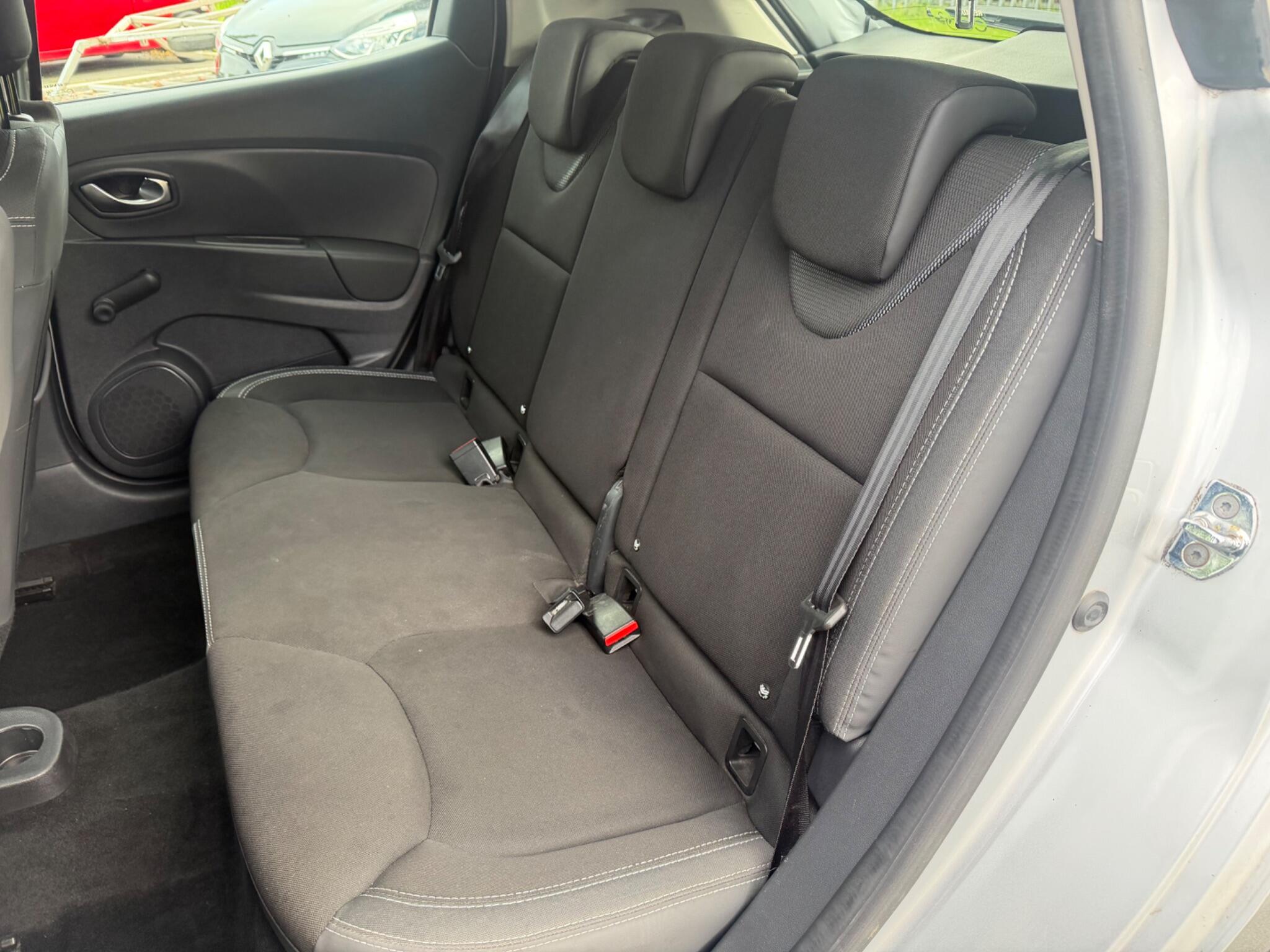 Renault Clio - Image 20
