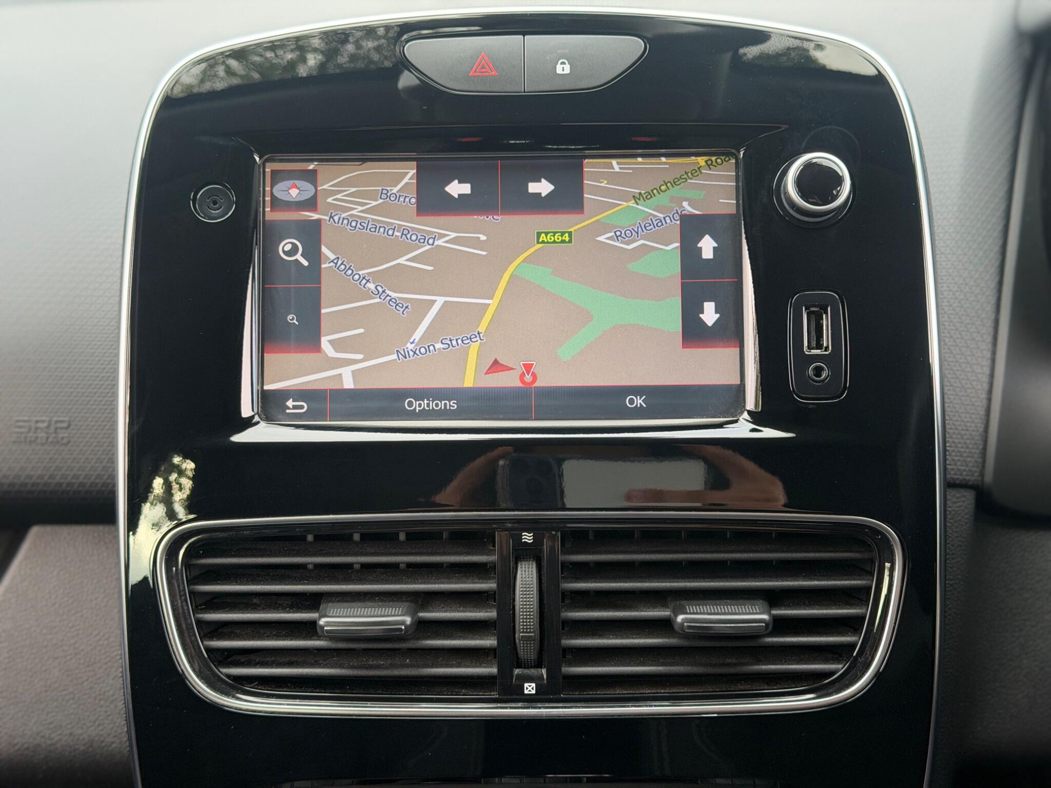 Renault Clio - Image 26