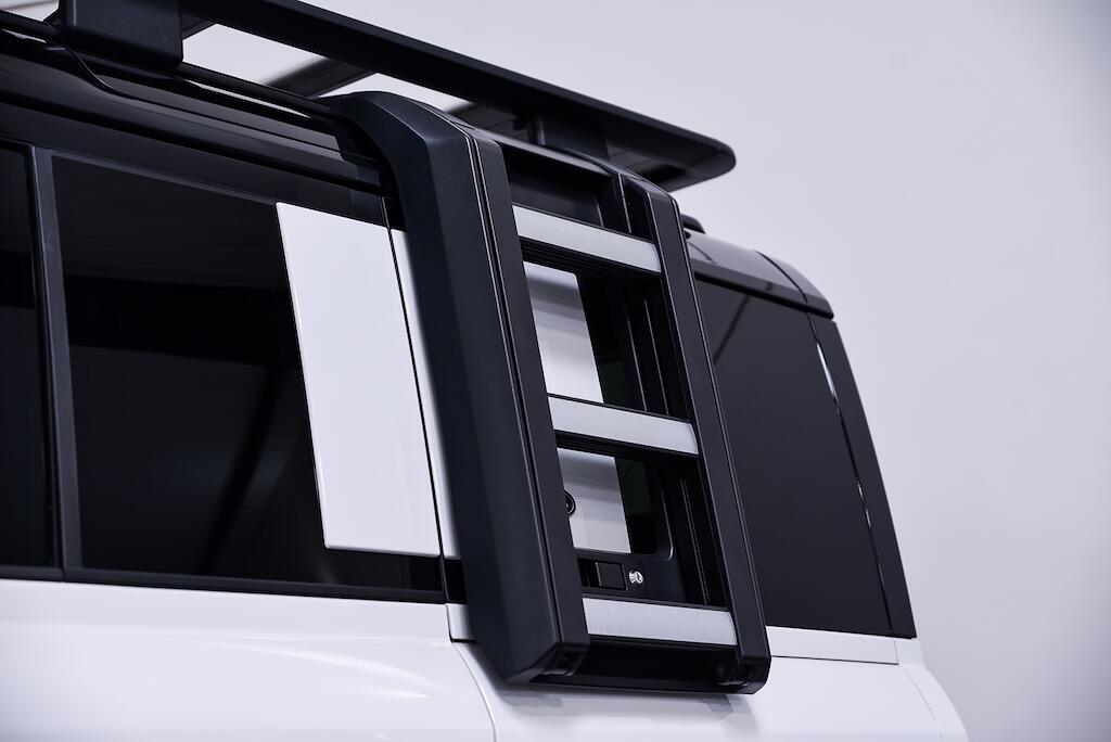 Land Rover Defender 110 - Image 8