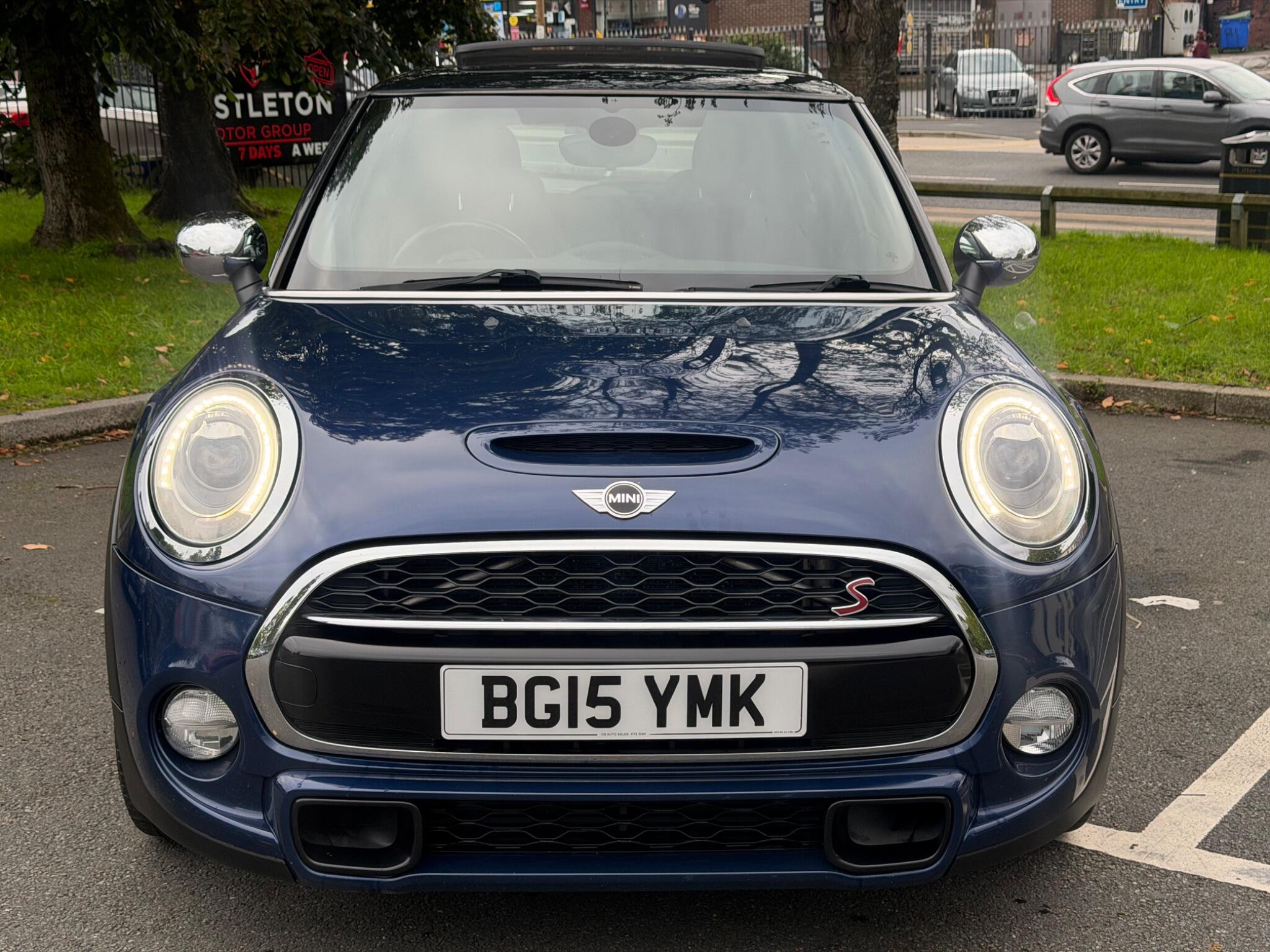 MINI Hatch - Image 2