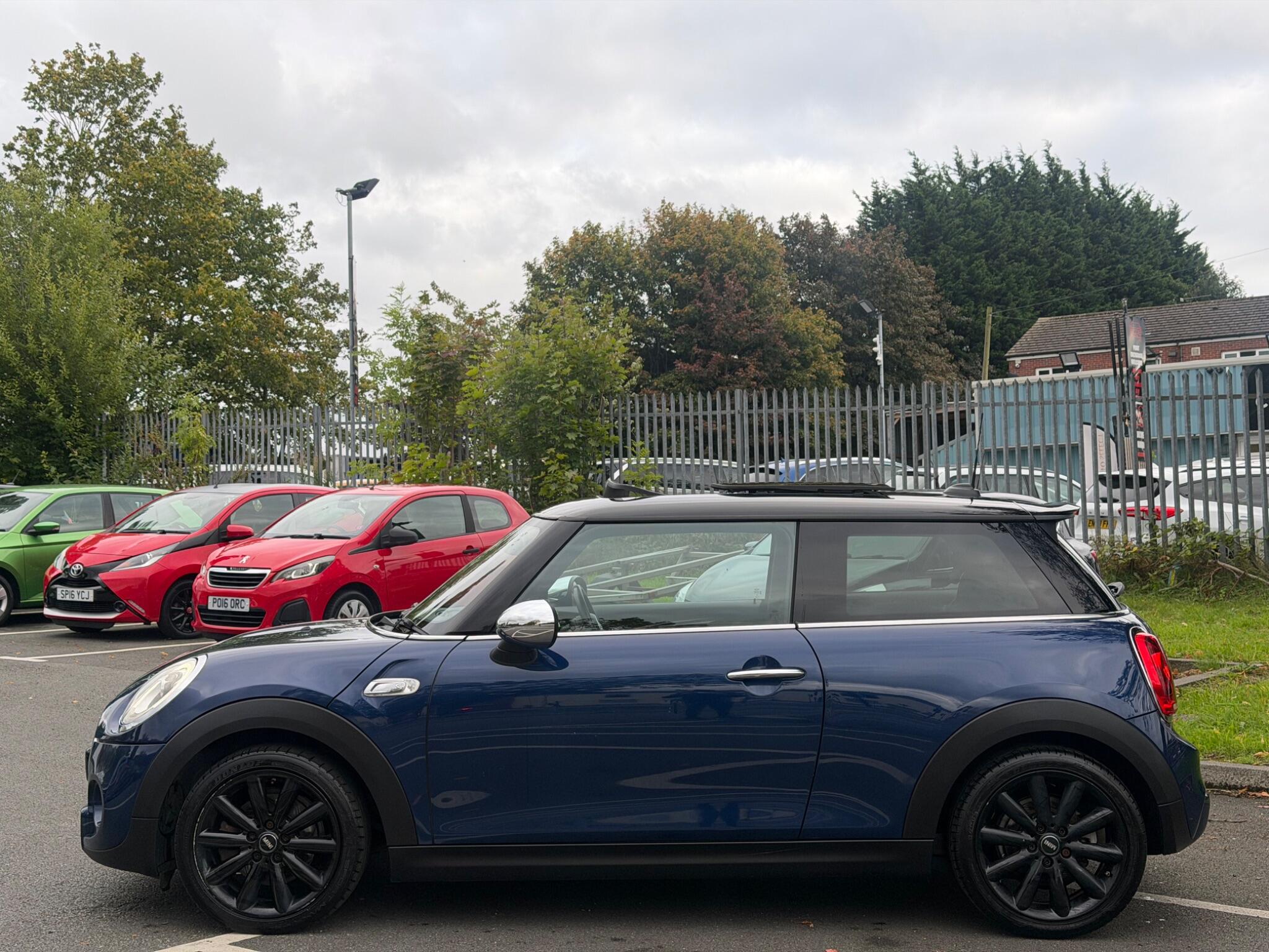 MINI Hatch - Image 6