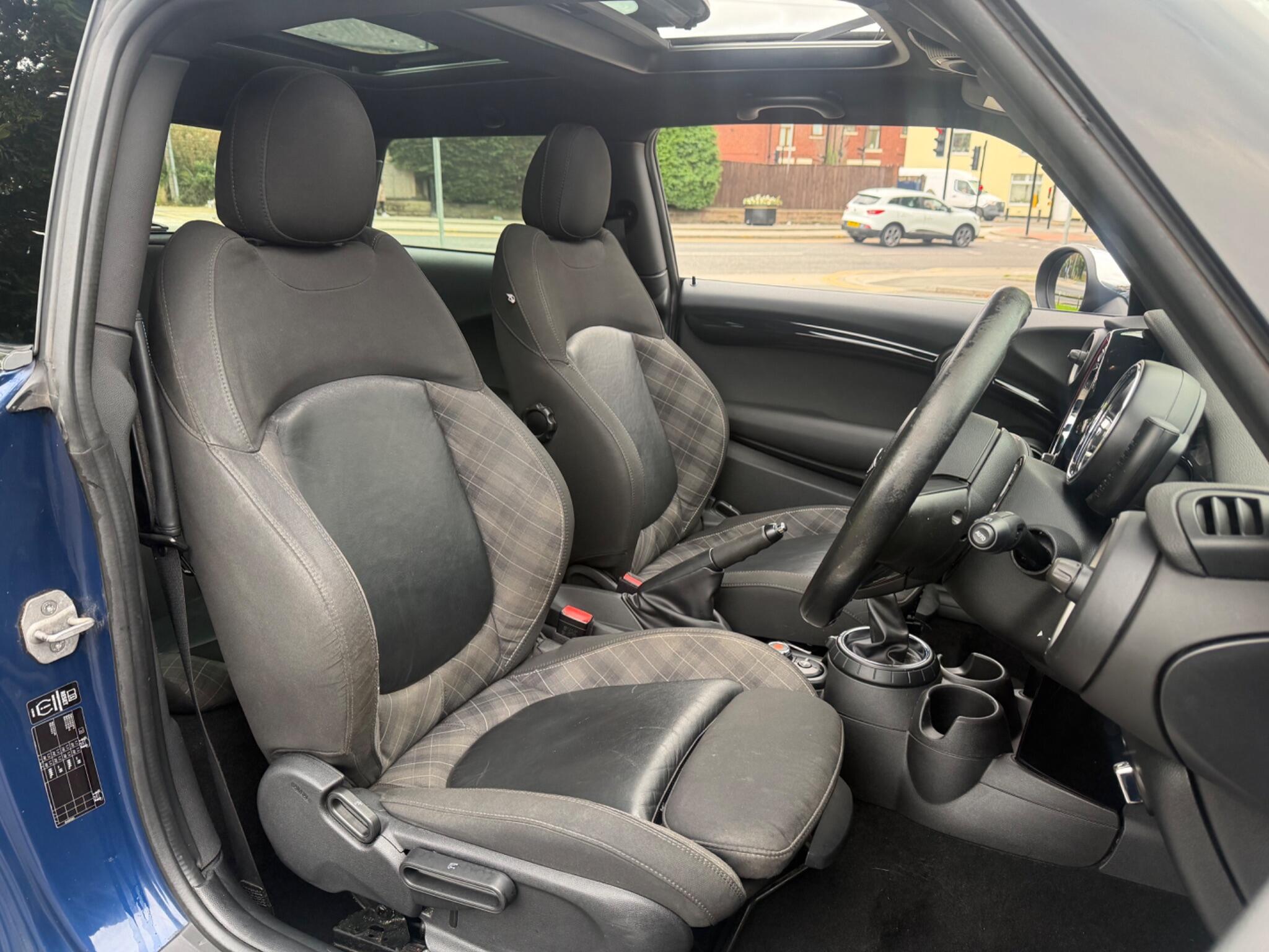 MINI Hatch - Image 19