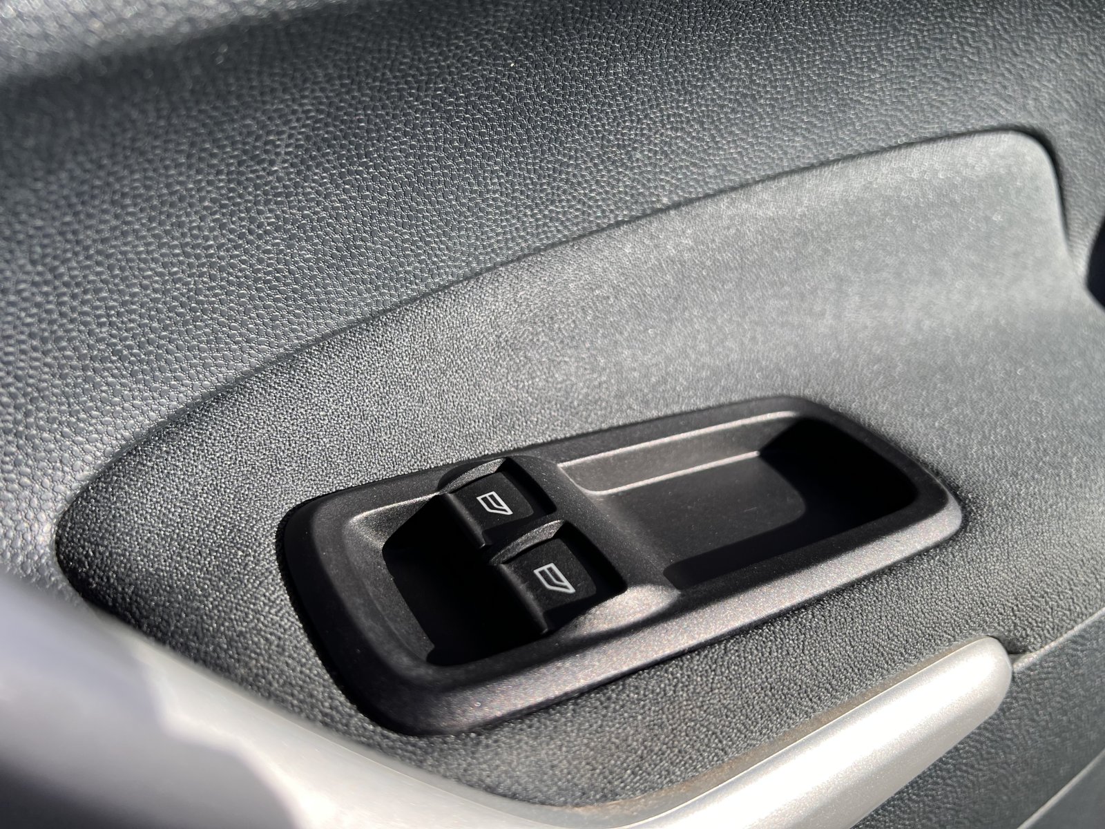 Ford Fiesta - Image 18