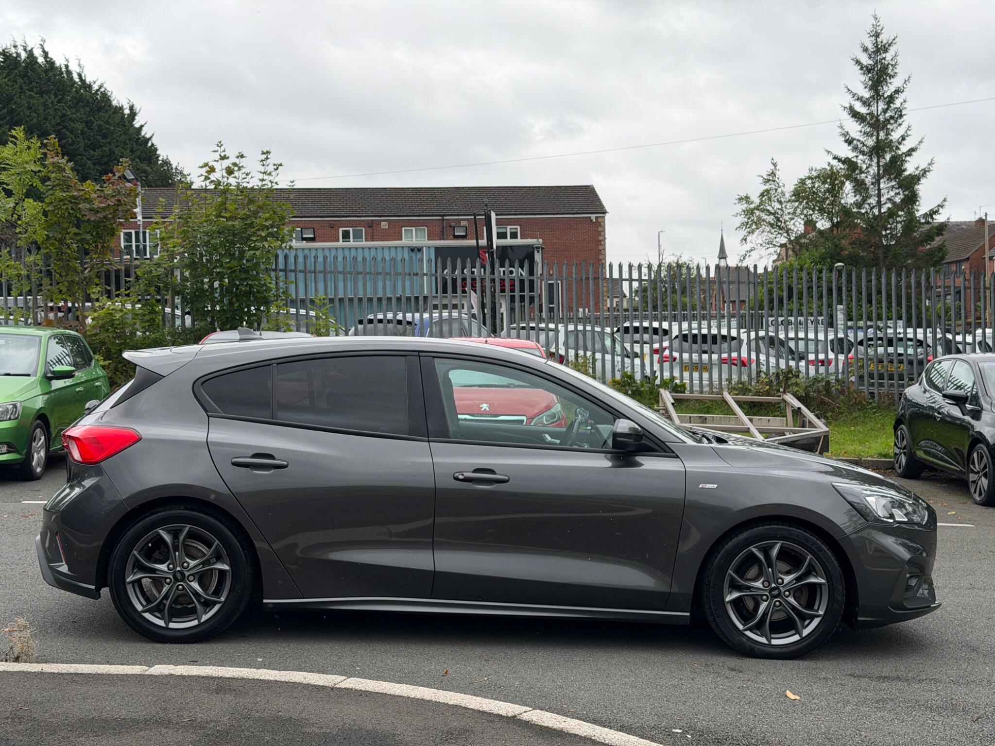 Ford Focus - Image 7