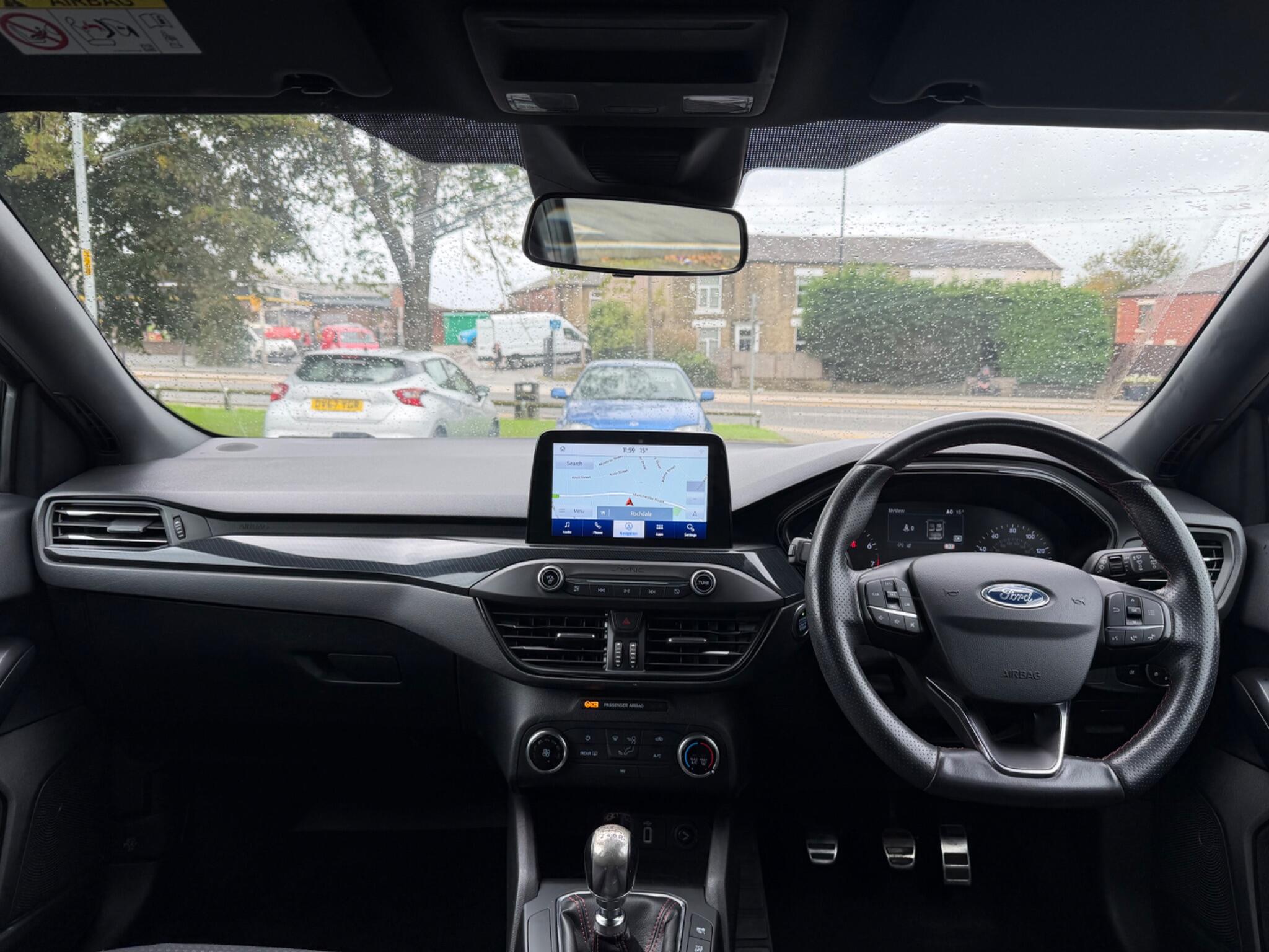 Ford Focus - Image 18