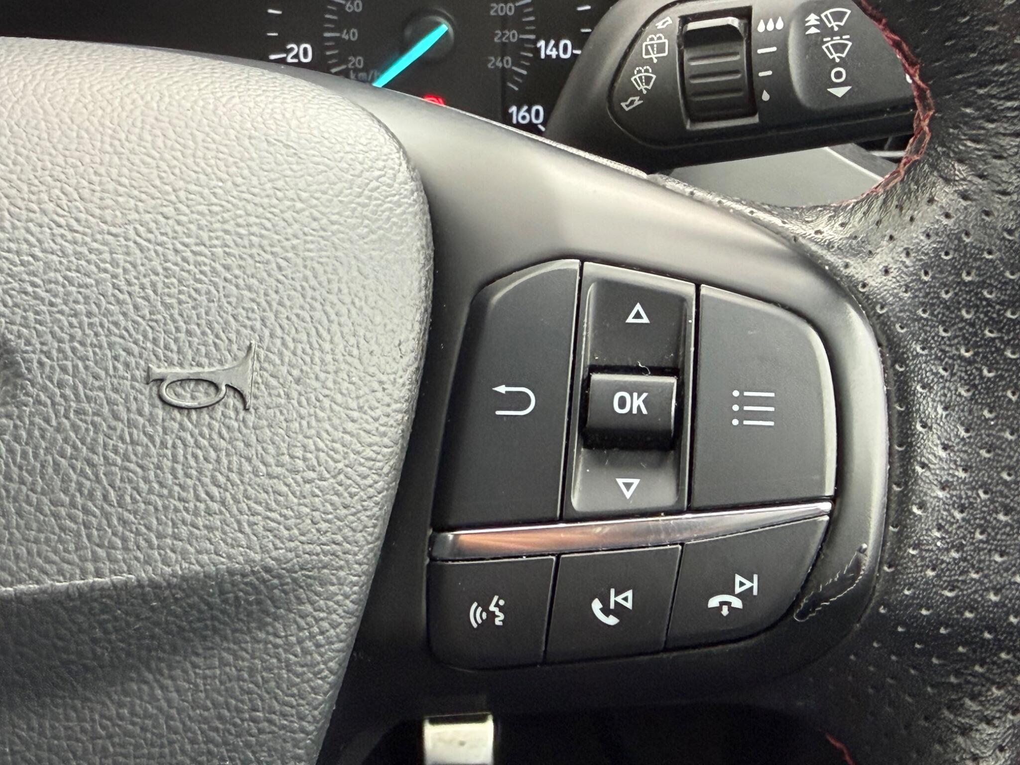 Ford Focus - Image 17