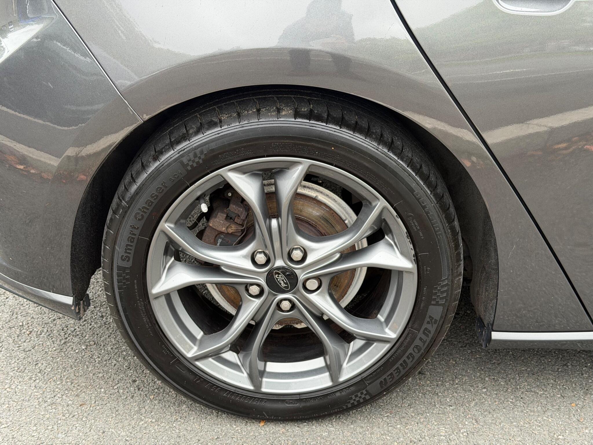 Ford Focus - Image 11